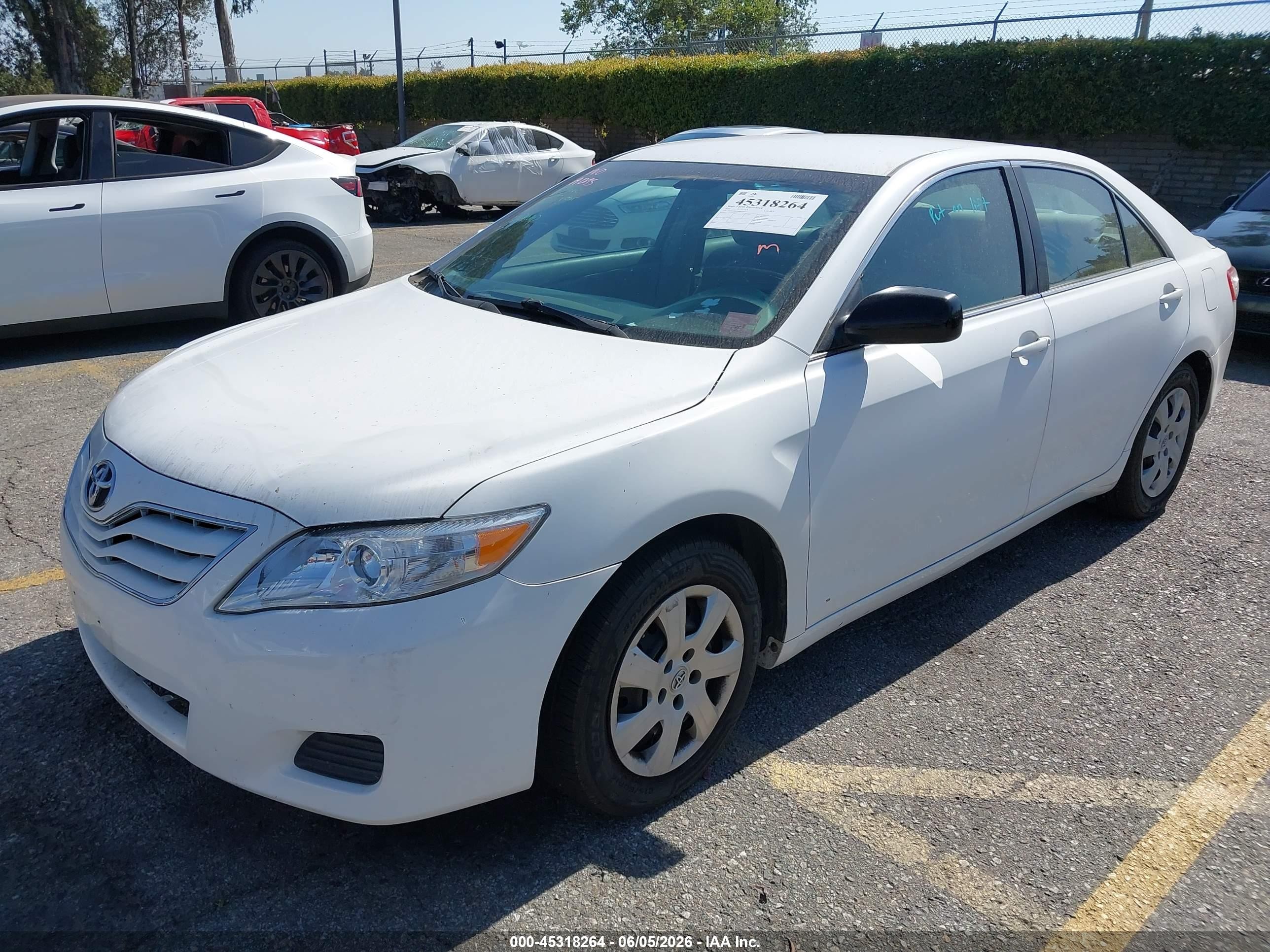 2011 Toyota Camry Le White vin: 4T4BF3EKXBR129072