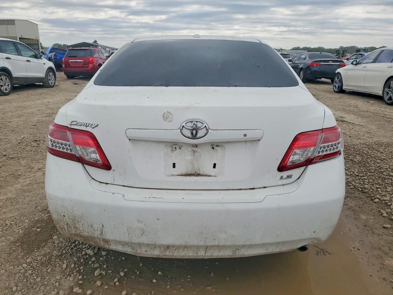 2011 Toyota Camry Le White vin: 4T4BF3EKXBR140346