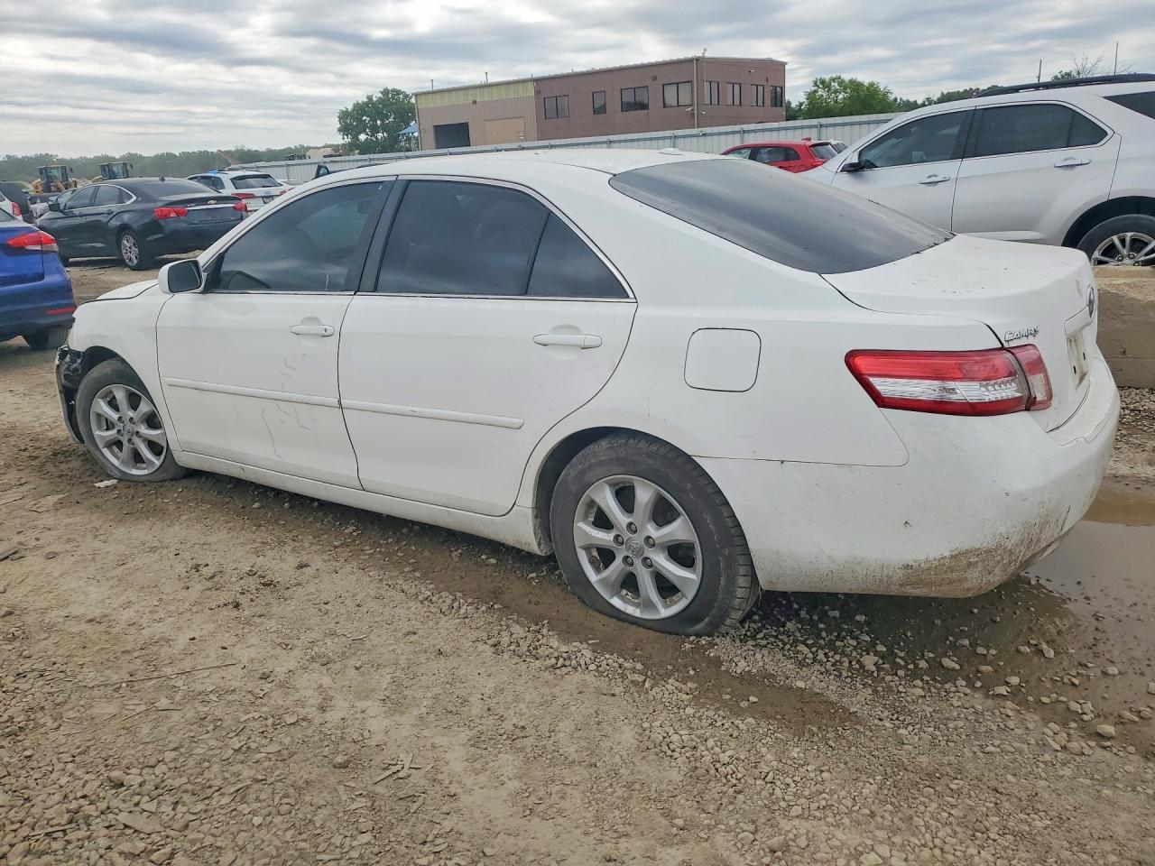 2011 Toyota Camry Le White vin: 4T4BF3EKXBR140346