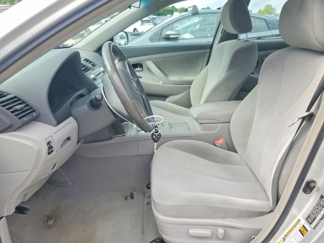 2011 Toyota Camry Le Silver vin: 4T4BF3EKXBR142176
