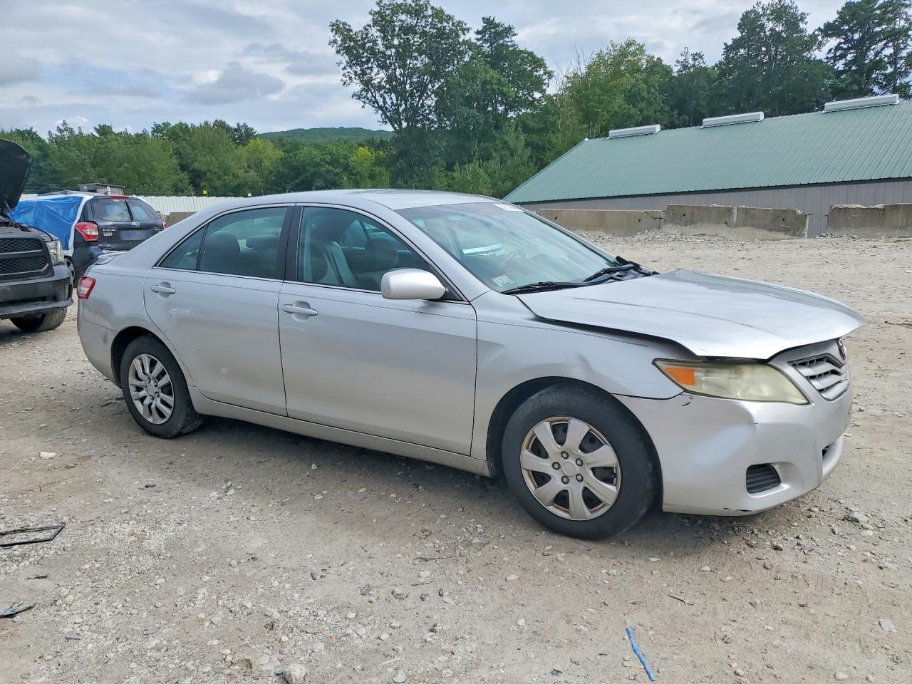 2011 Toyota Camry Le Silver vin: 4T4BF3EKXBR142176