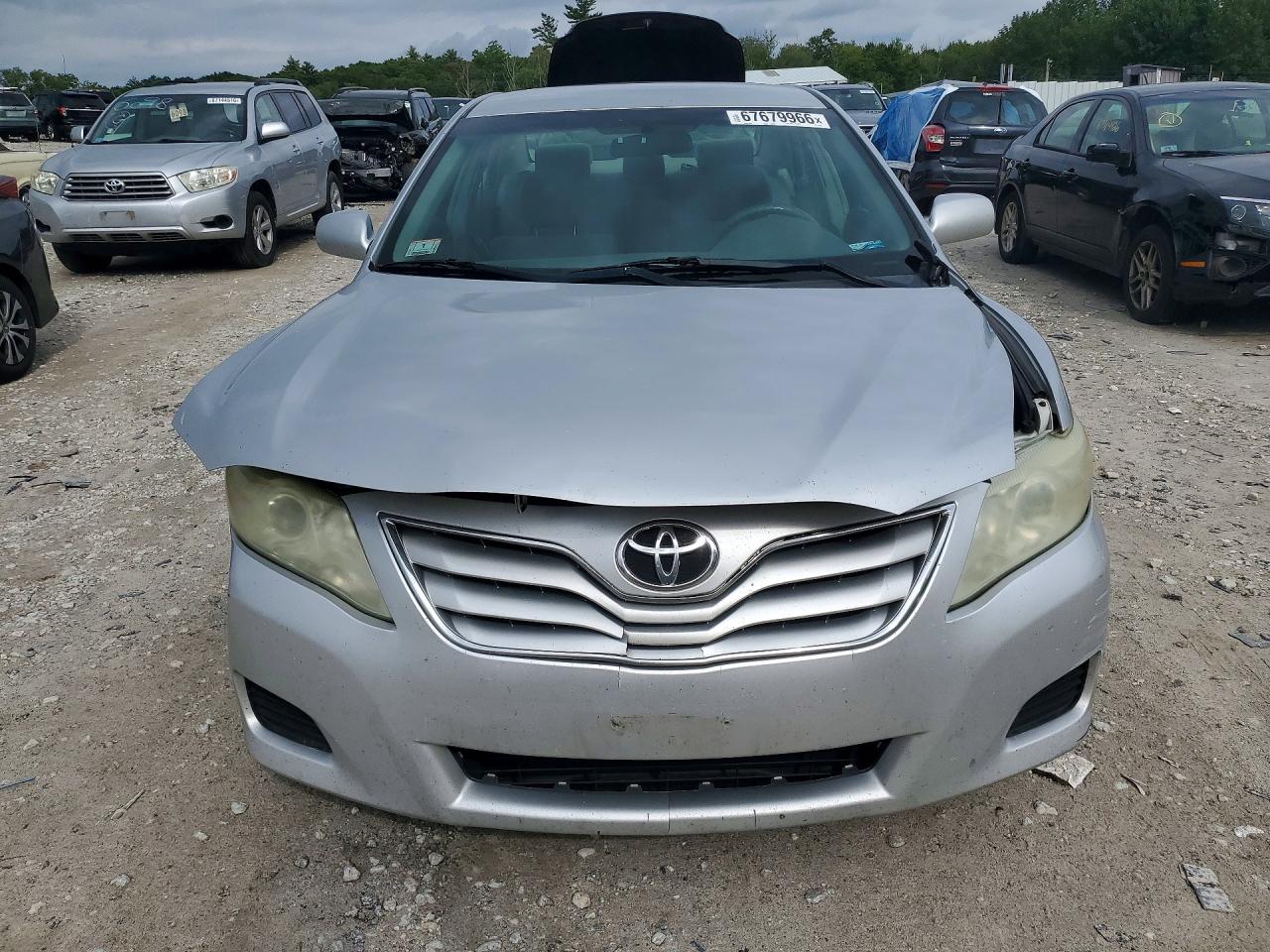 2011 Toyota Camry Le Silver vin: 4T4BF3EKXBR142176