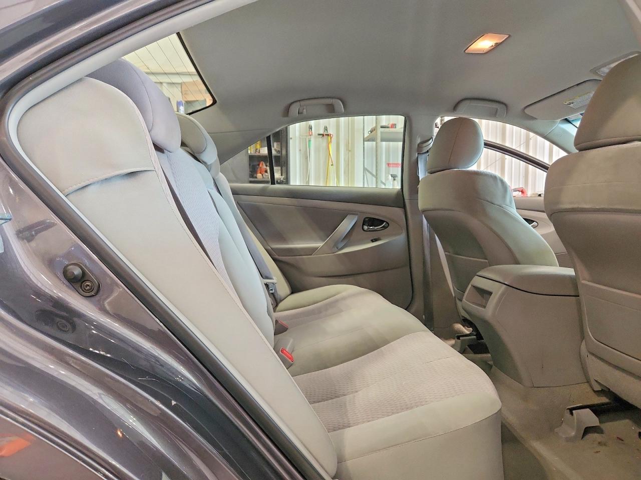 2011 Toyota Camry Le Gray vin: 4T4BF3EKXBR143201