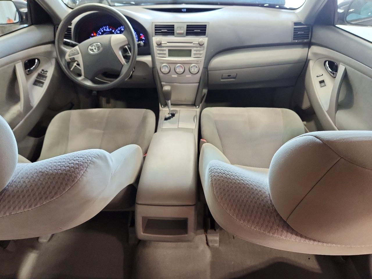 2011 Toyota Camry Le Gray vin: 4T4BF3EKXBR143201