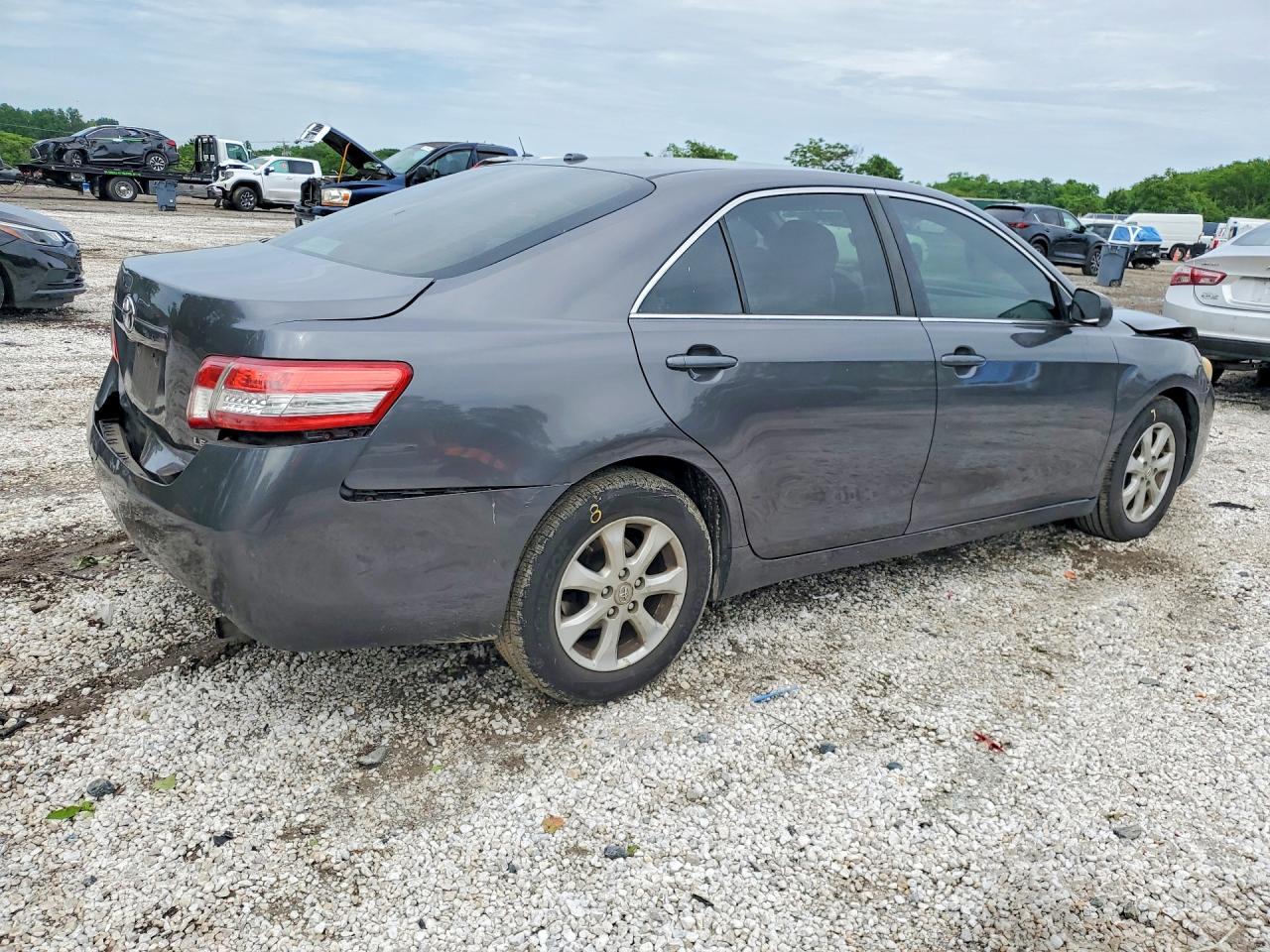 2011 Toyota Camry Le Gray vin: 4T4BF3EKXBR149385