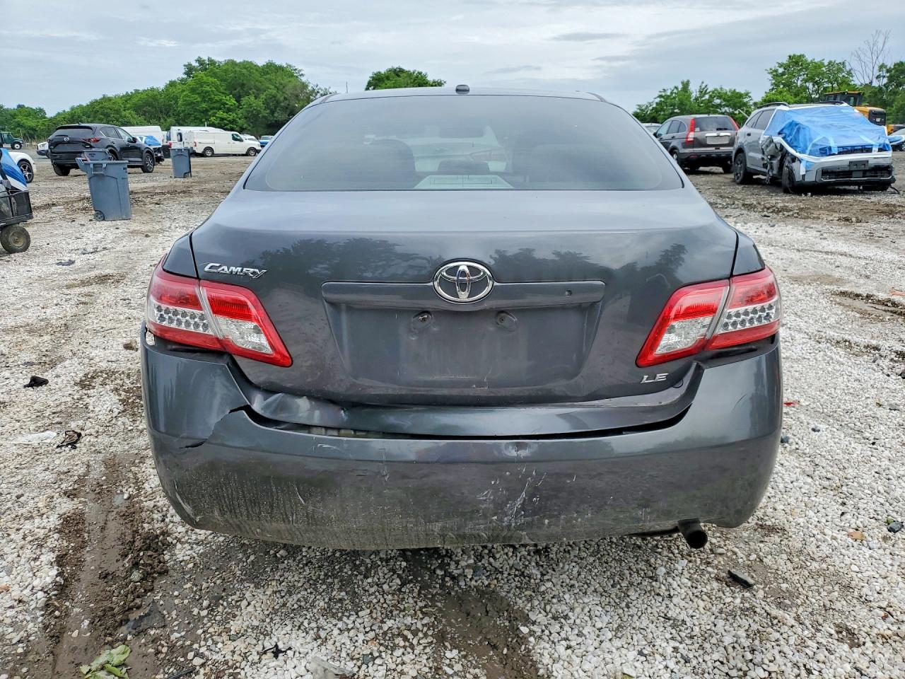 2011 Toyota Camry Le Gray vin: 4T4BF3EKXBR149385