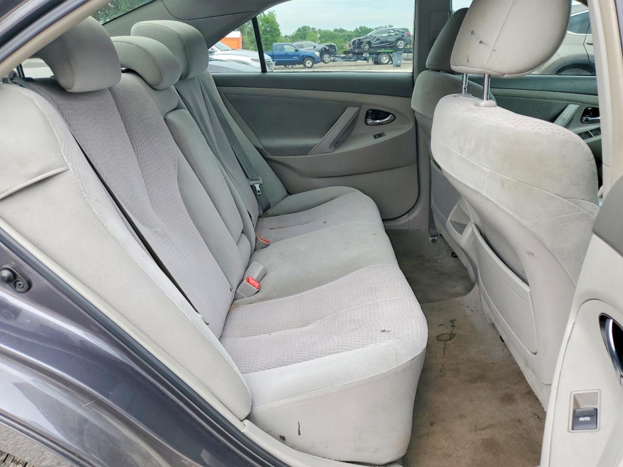 2011 Toyota Camry Le Gray vin: 4T4BF3EKXBR149385