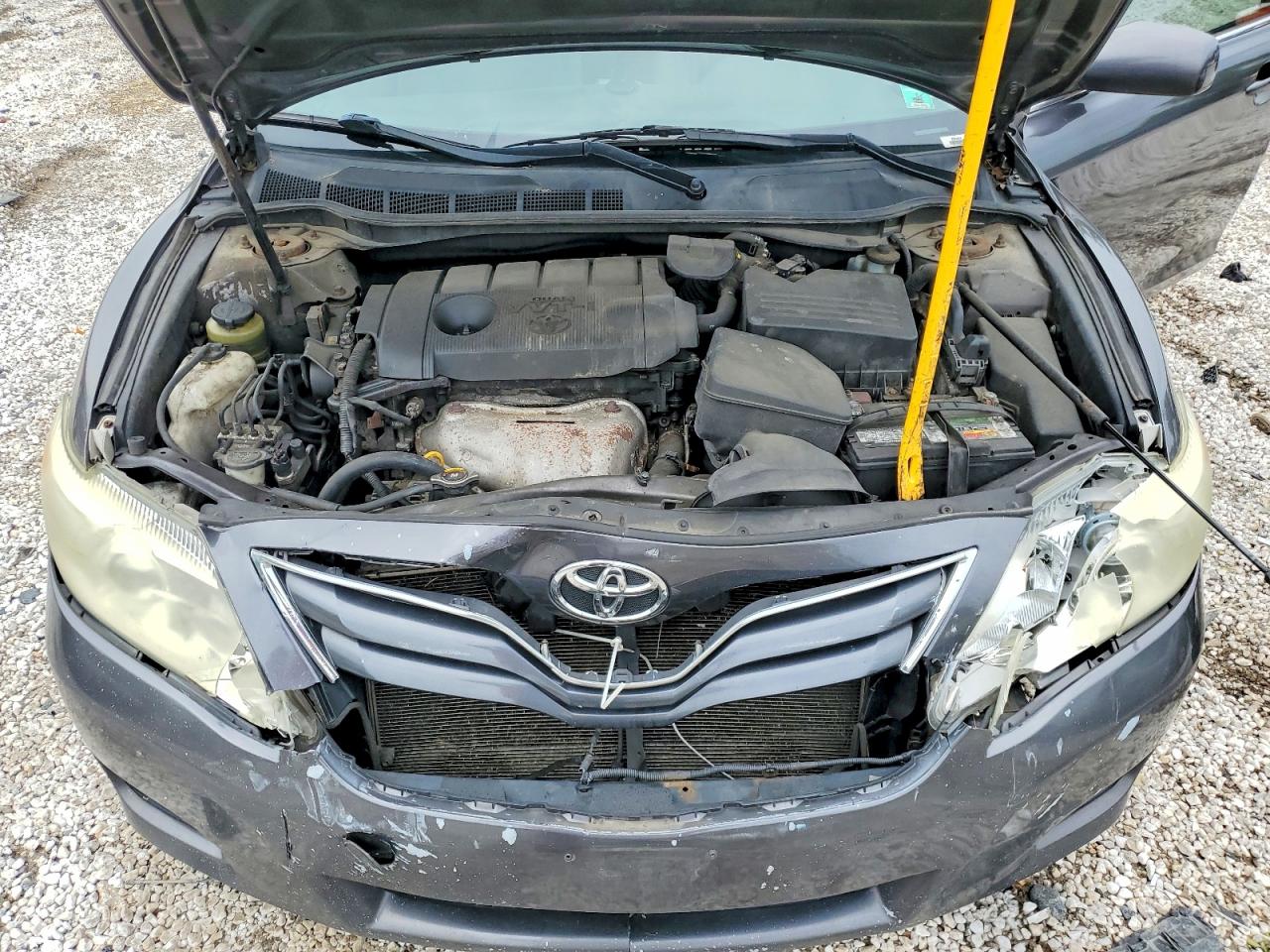 2011 Toyota Camry Le Gray vin: 4T4BF3EKXBR149385