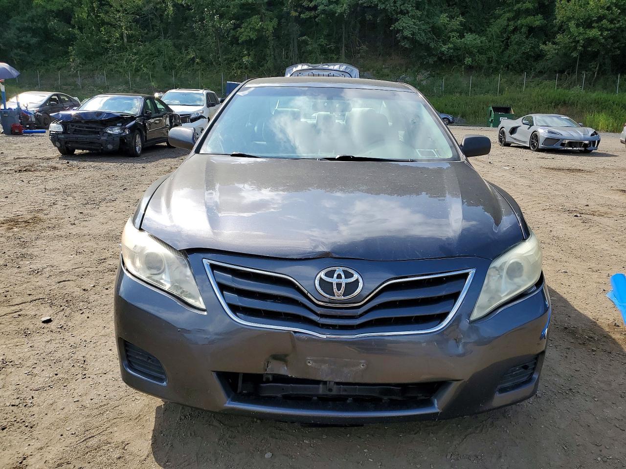 2011 Toyota Camry Le Серый vin: 4T4BF3EKXBR152027