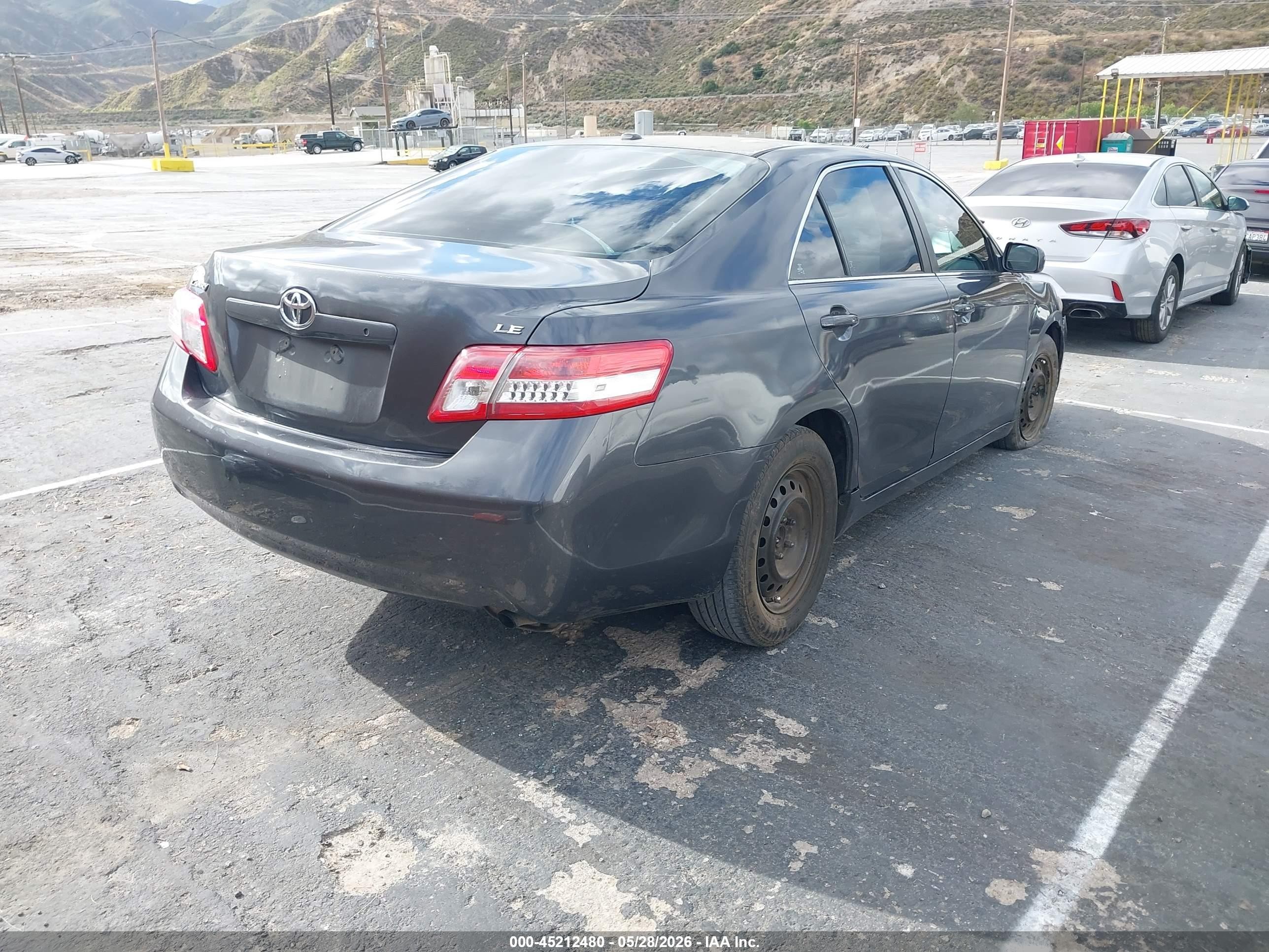 2011 Toyota Camry Le Gray vin: 4T4BF3EKXBR153145