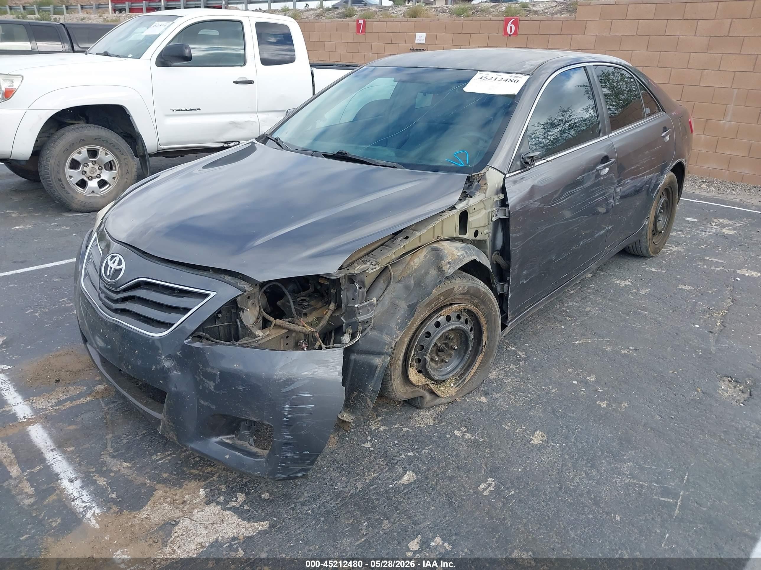 2011 Toyota Camry Le Gray vin: 4T4BF3EKXBR153145