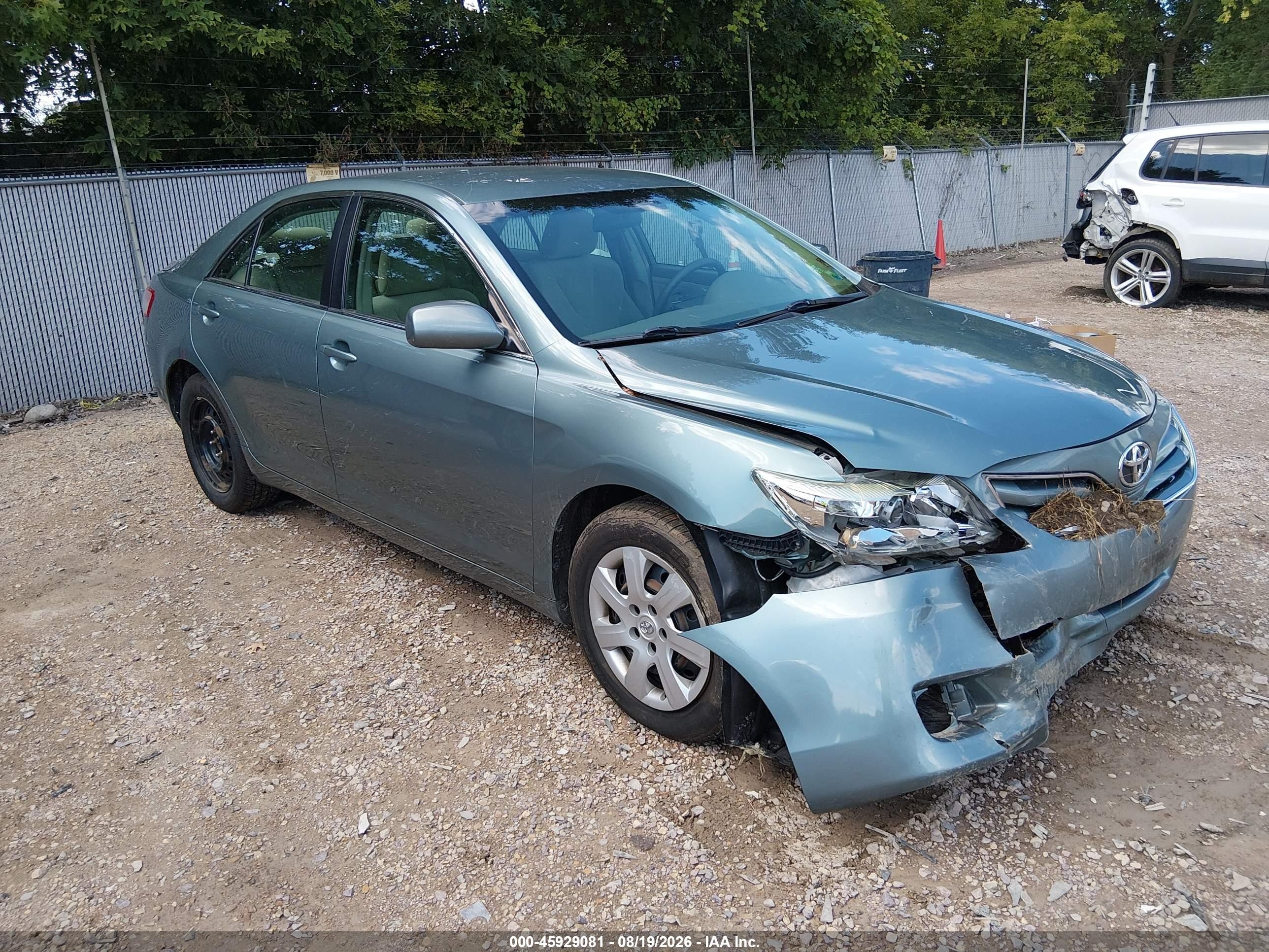 2011 Toyota Camry Le Light Blue vin: 4T4BF3EKXBR157499