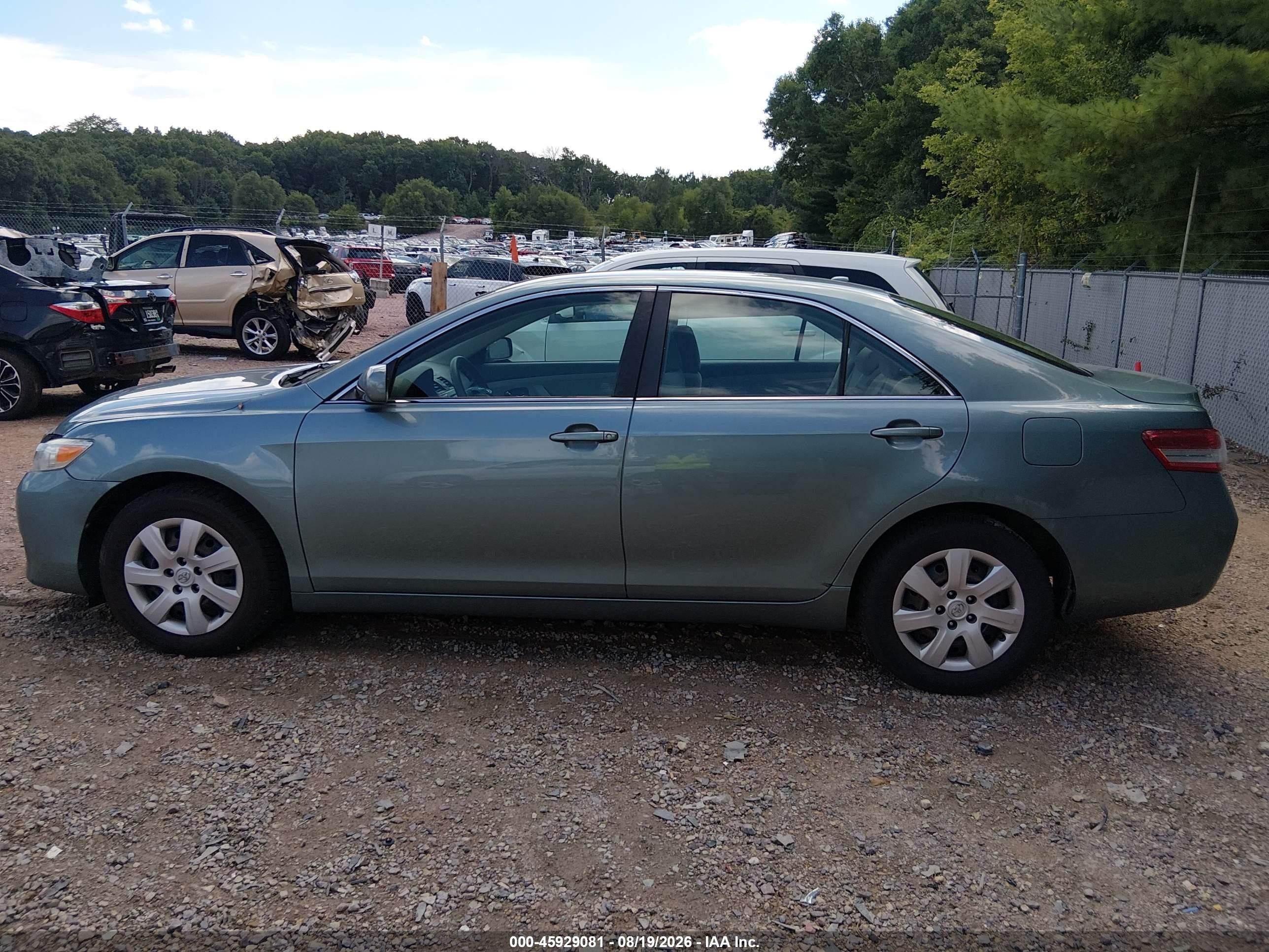 2011 Toyota Camry Le Light Blue vin: 4T4BF3EKXBR157499