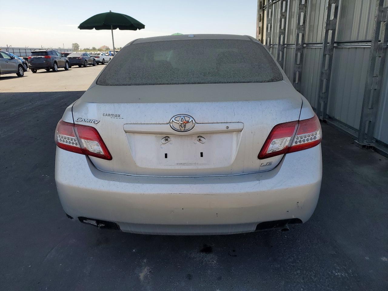 2011 Toyota Camry Le Silver vin: 4T4BF3EKXBR161939
