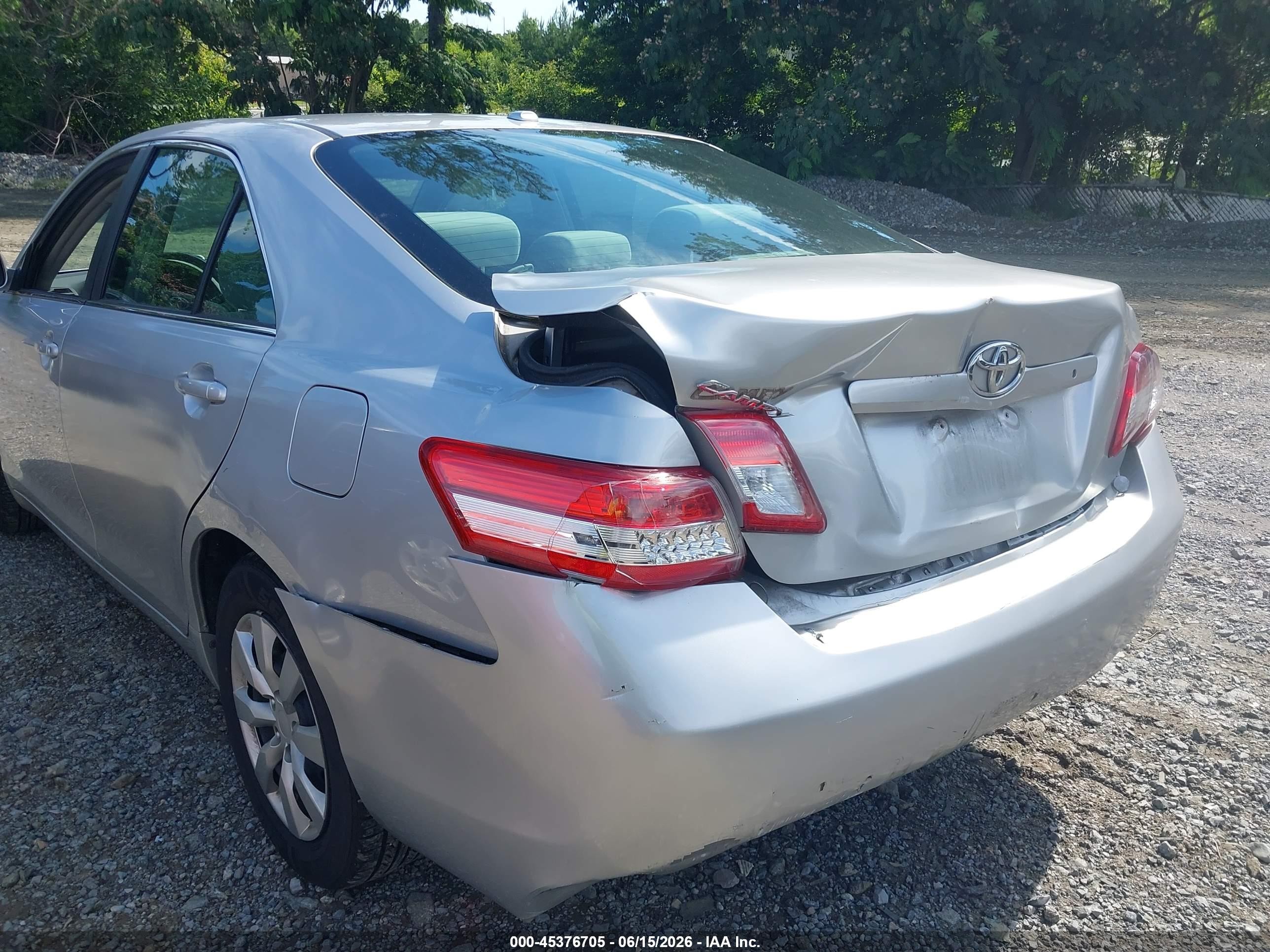 2011 Toyota Camry Le Silver vin: 4T4BF3EKXBR164677