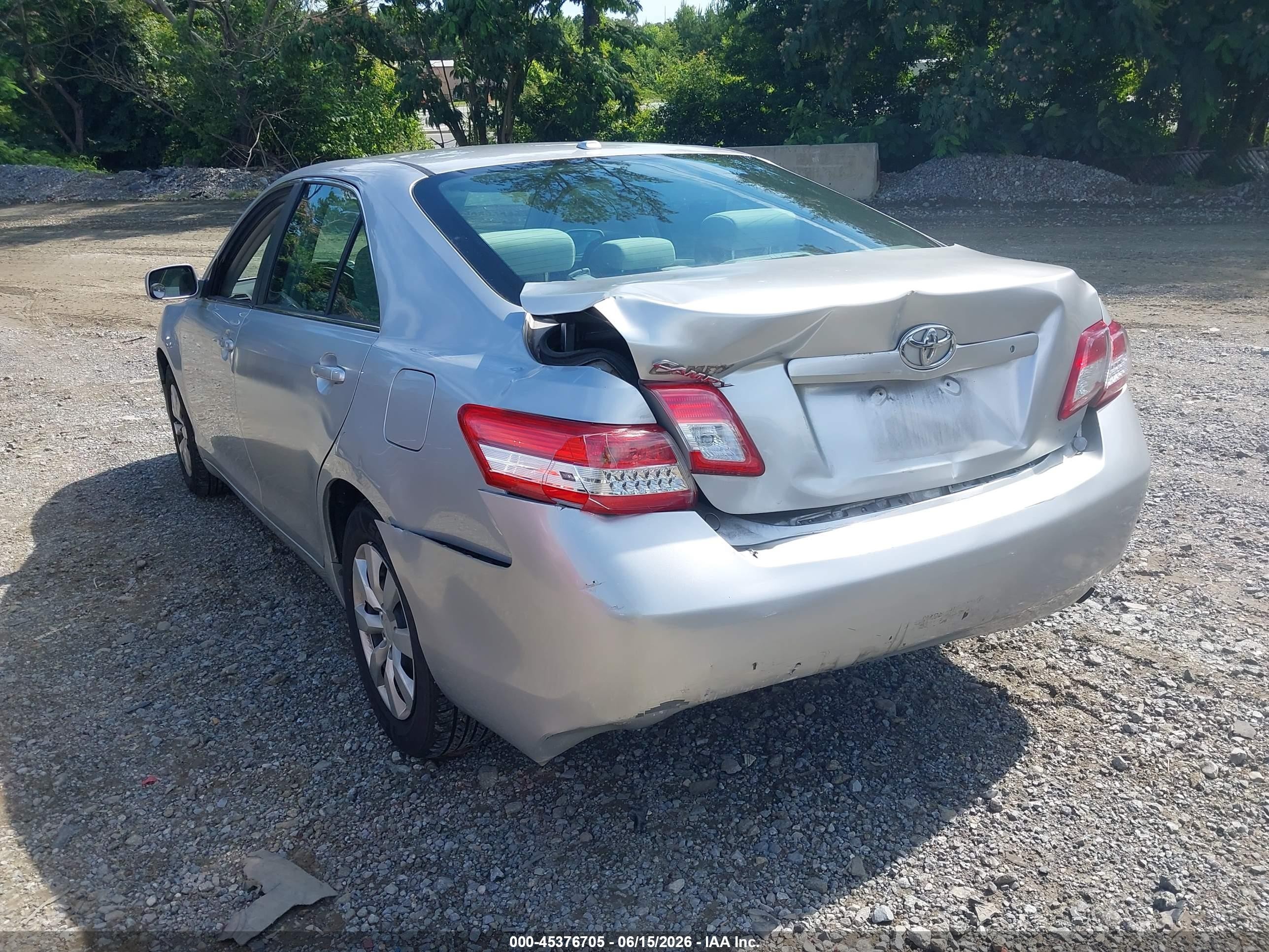 2011 Toyota Camry Le Silver vin: 4T4BF3EKXBR164677