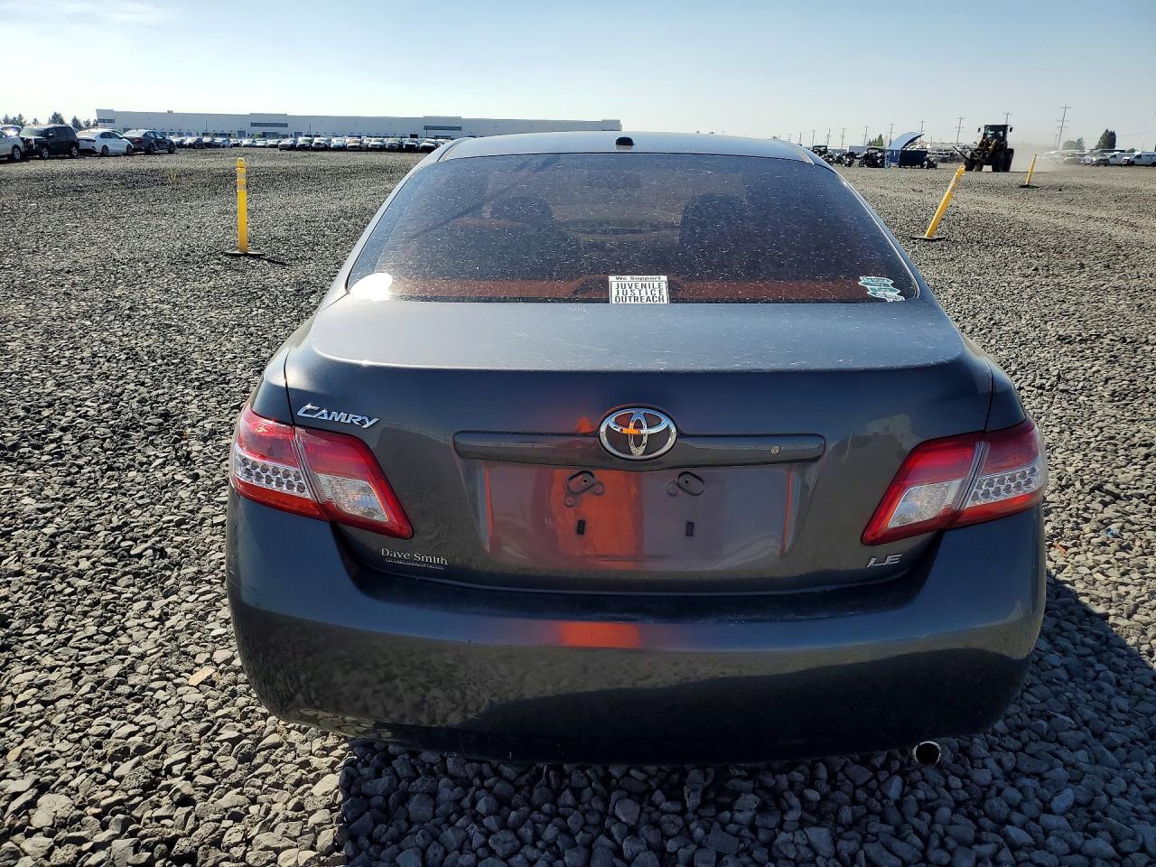 2011 Toyota Camry Le Charcoal vin: 4T4BF3EKXBR165392