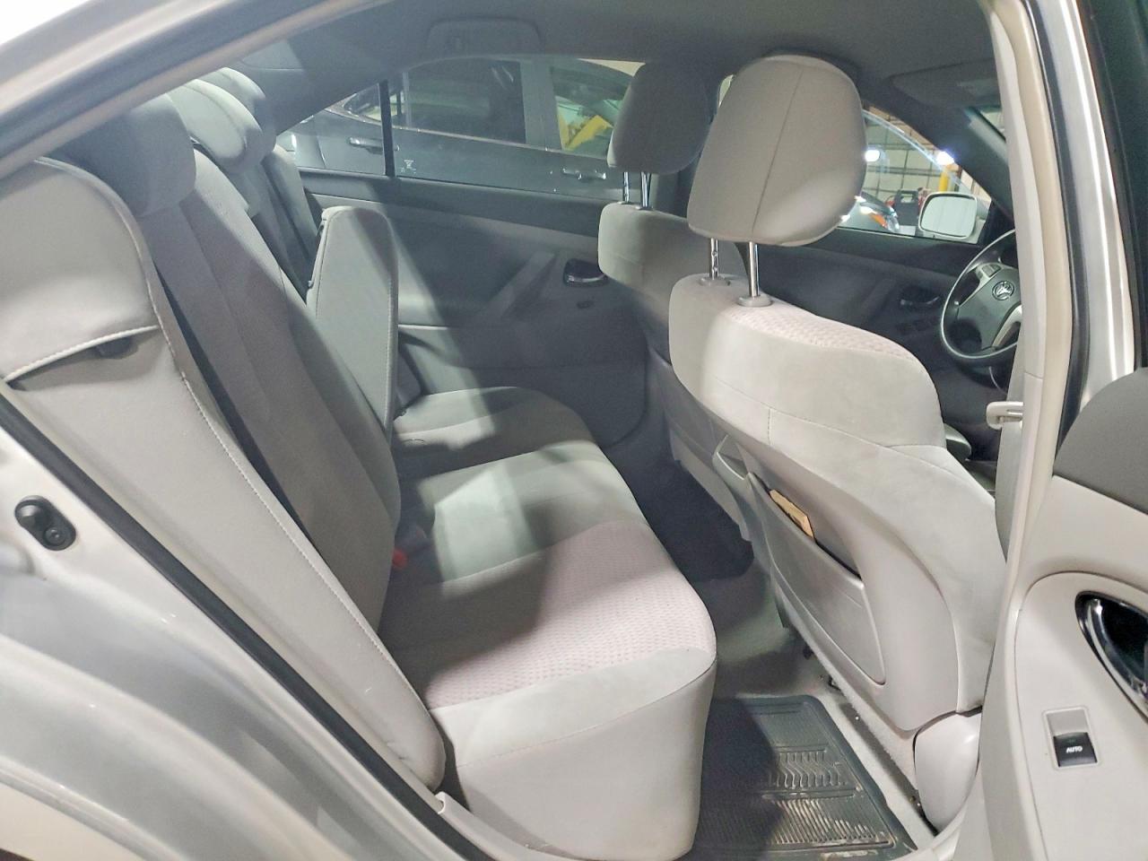 2011 Toyota Camry Le Silver vin: 4T4BF3EKXBR171936