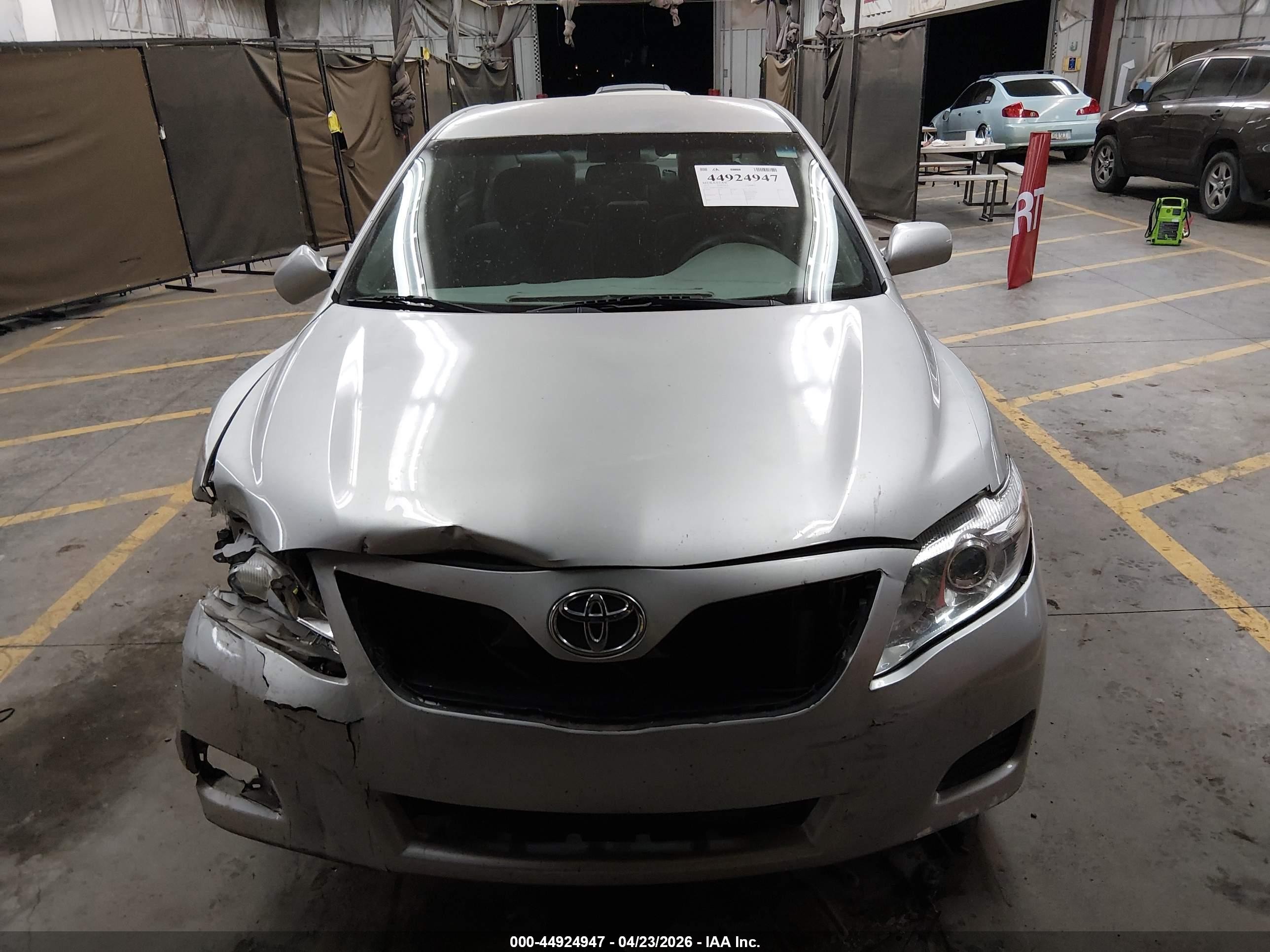2011 Toyota Camry Le Silver vin: 4T4BF3EKXBR178711