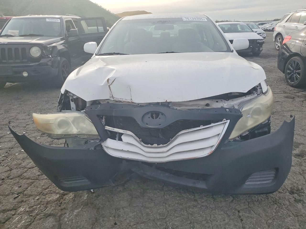 2011 Toyota Camry Белый vin: 4T4BF3EKXBR180927
