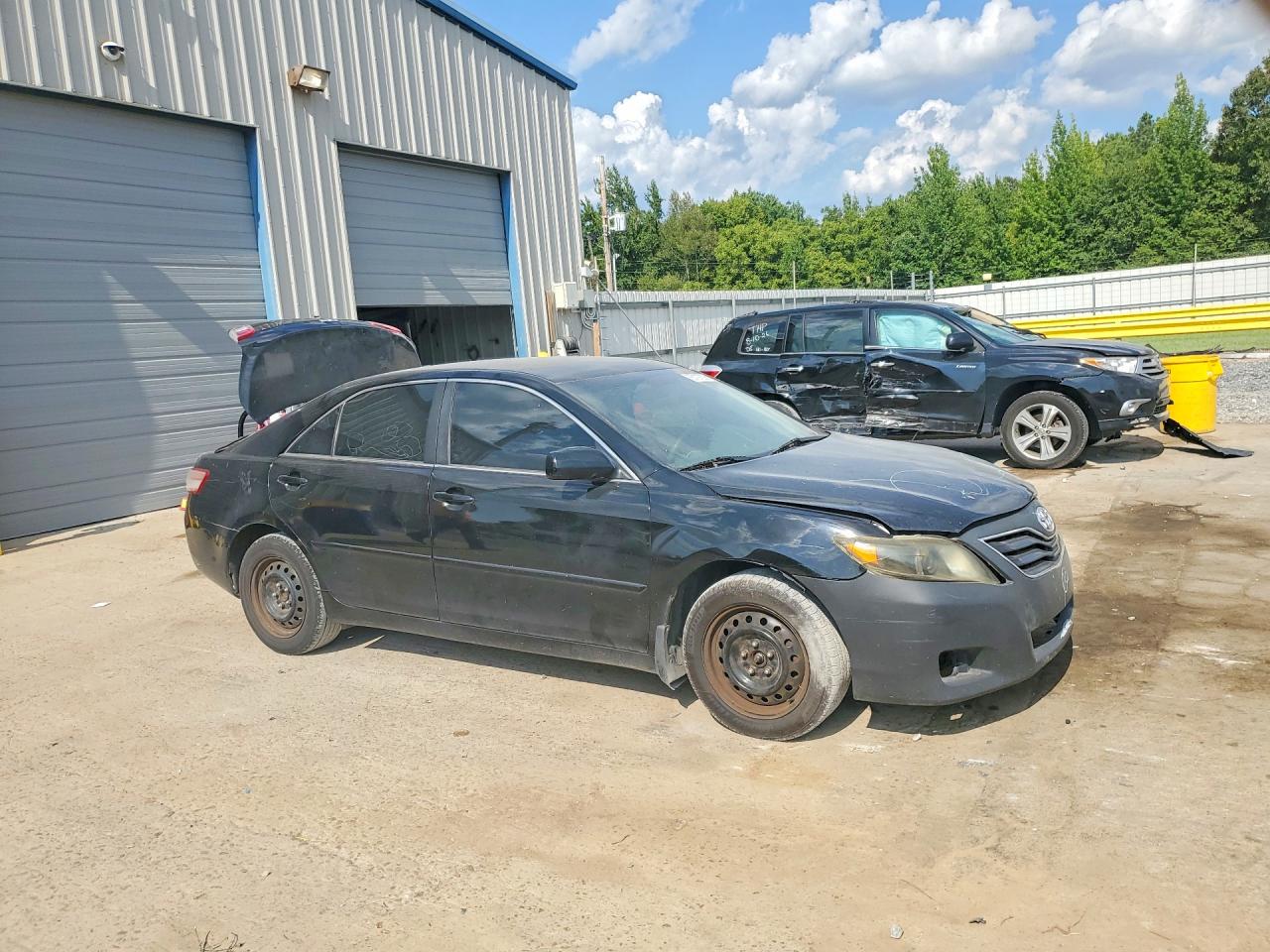 2011 Toyota Camry Le Черный vin: 4T4BF3EKXBR181818