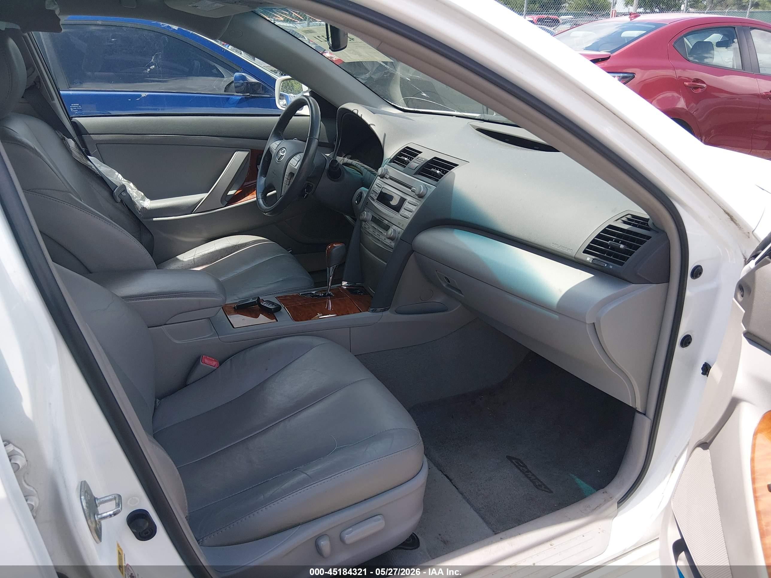 2011 Toyota Camry Xle White vin: 4T4BF3EKXBR192026