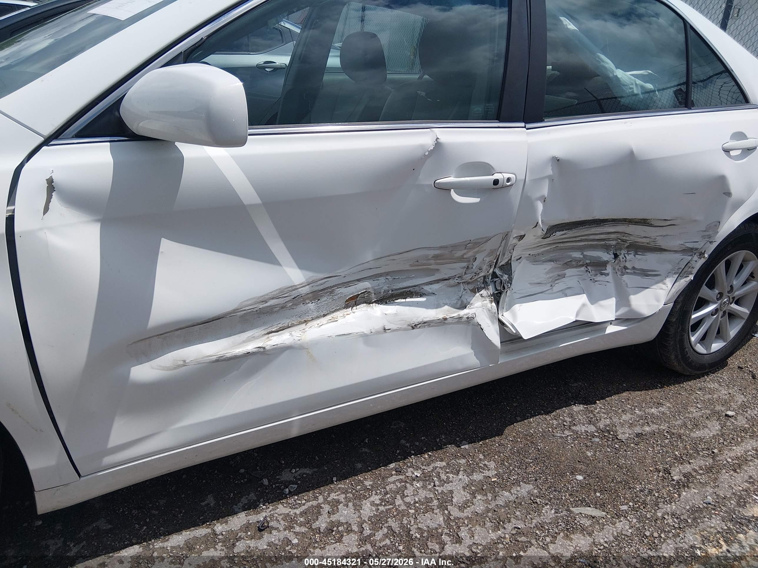2011 Toyota Camry Xle White vin: 4T4BF3EKXBR192026