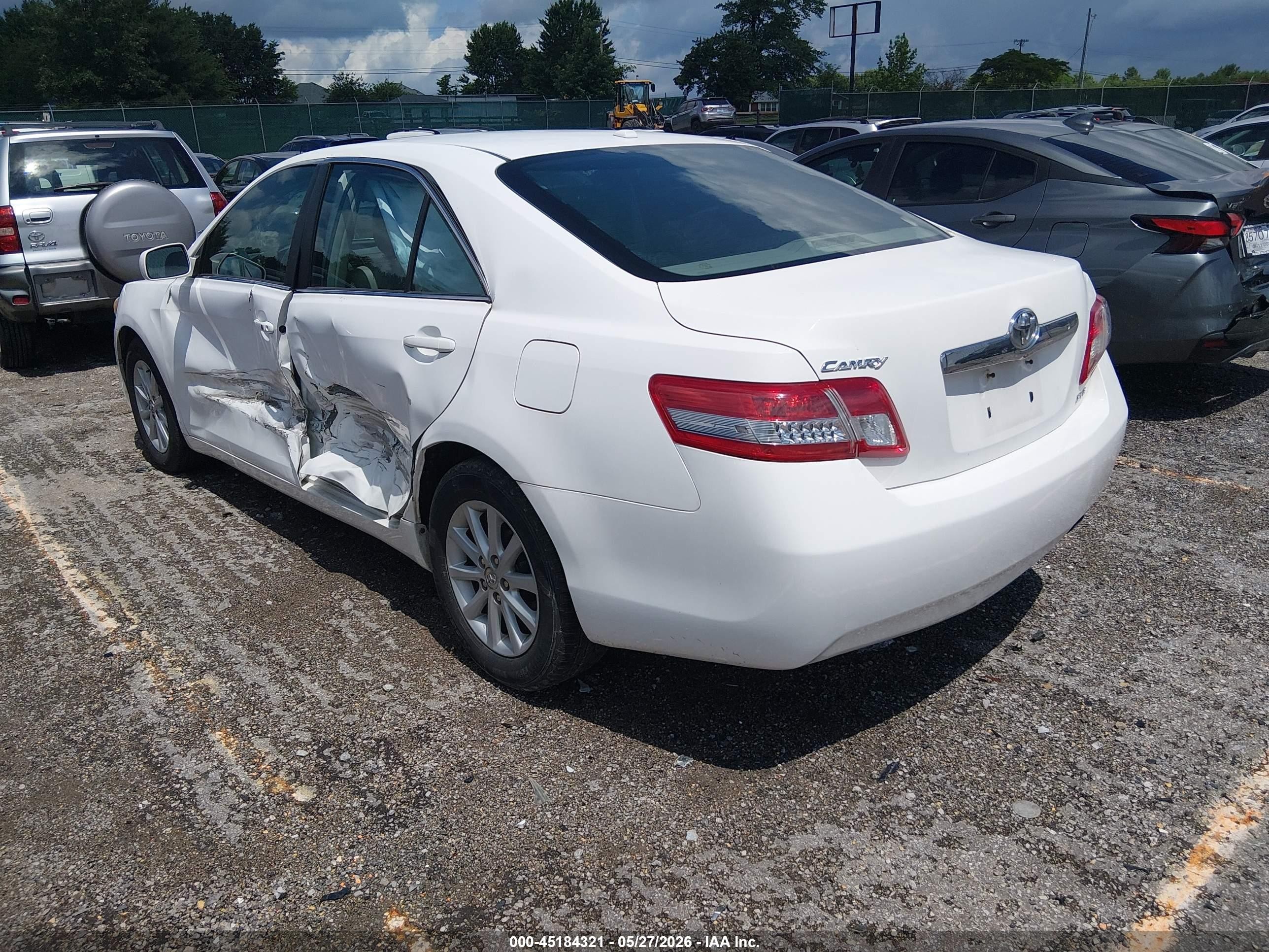 2011 Toyota Camry Xle White vin: 4T4BF3EKXBR192026