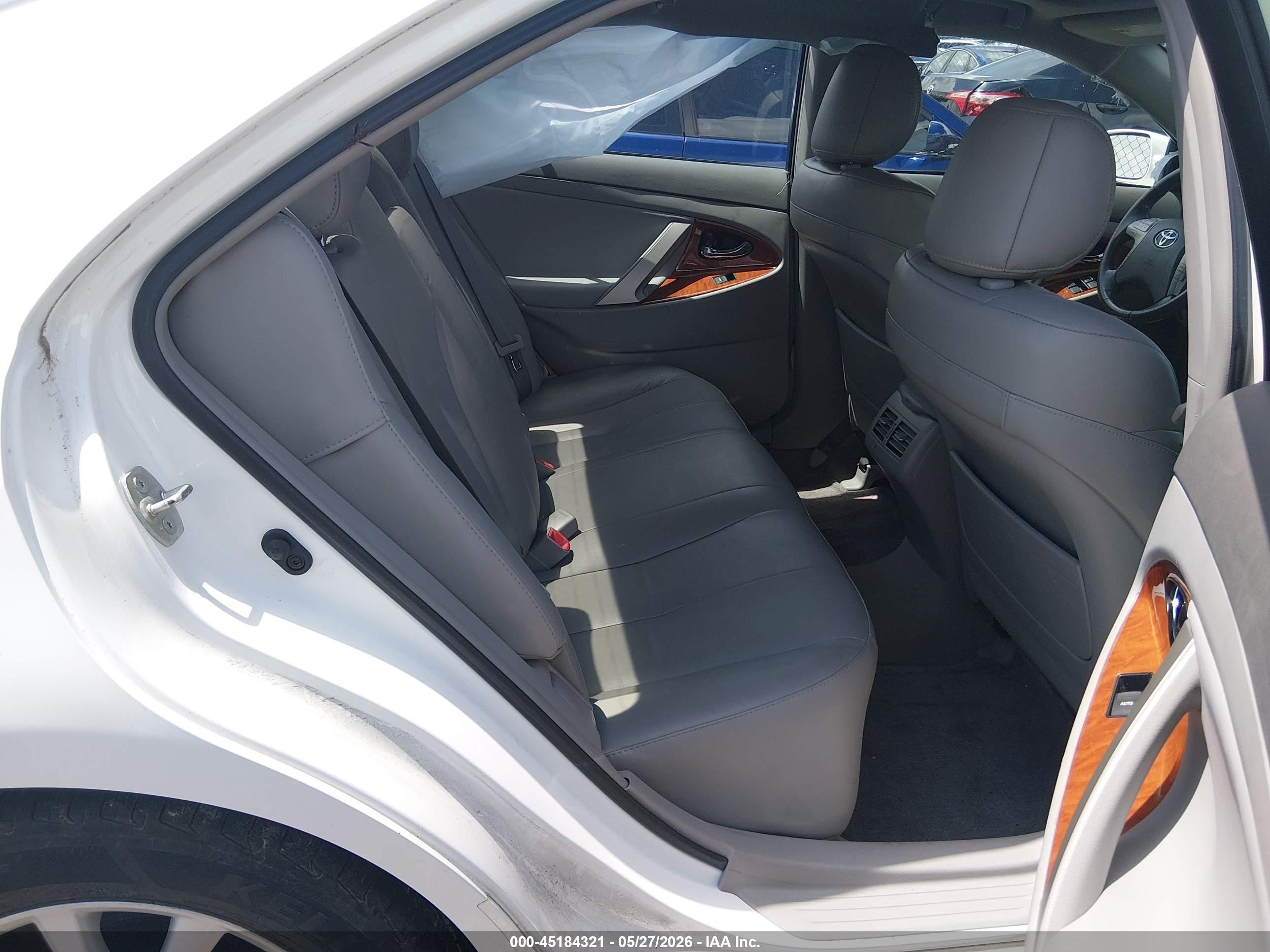 2011 Toyota Camry Xle White vin: 4T4BF3EKXBR192026