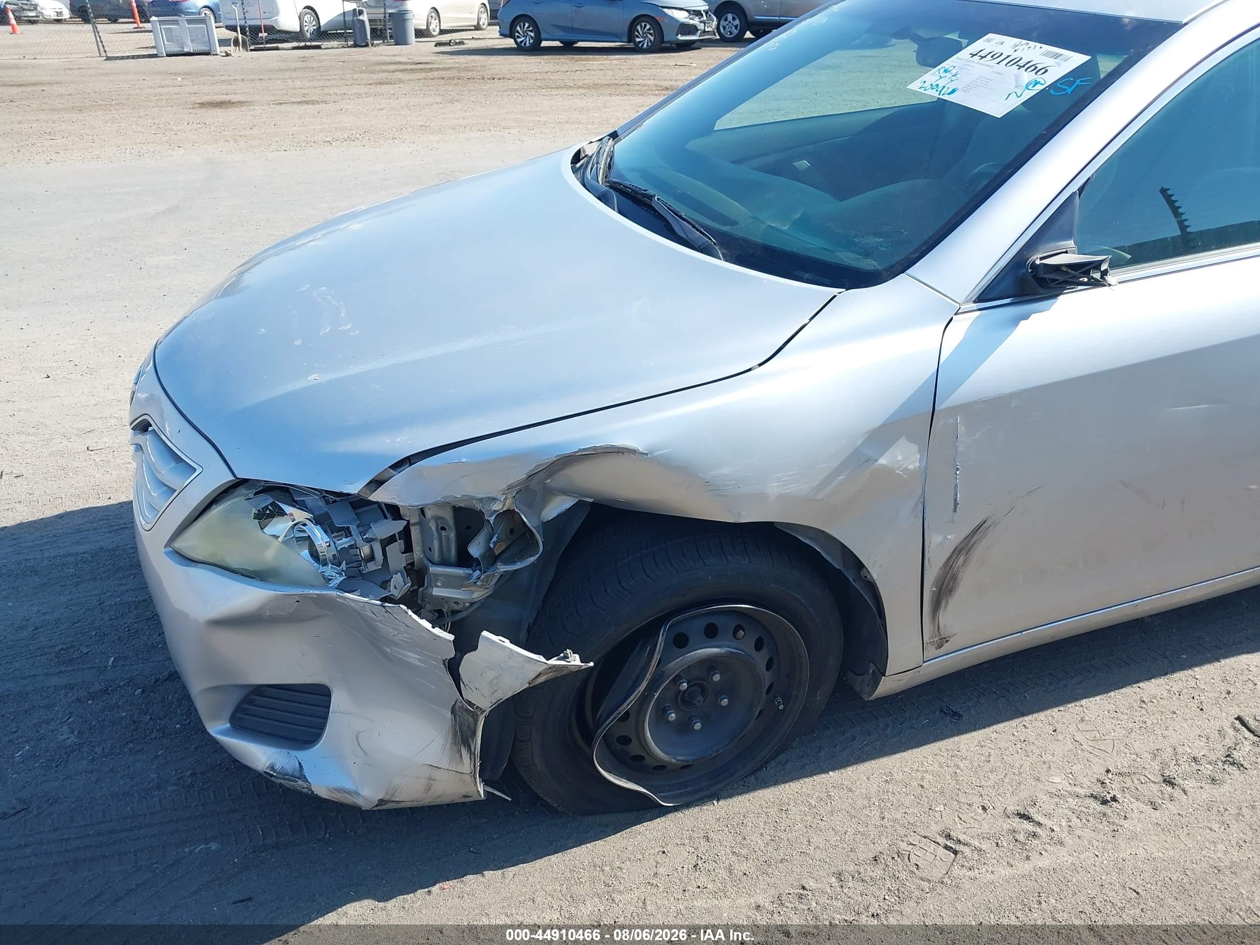 2011 Toyota Camry Le Silver vin: 4T4BF3EKXBR196416