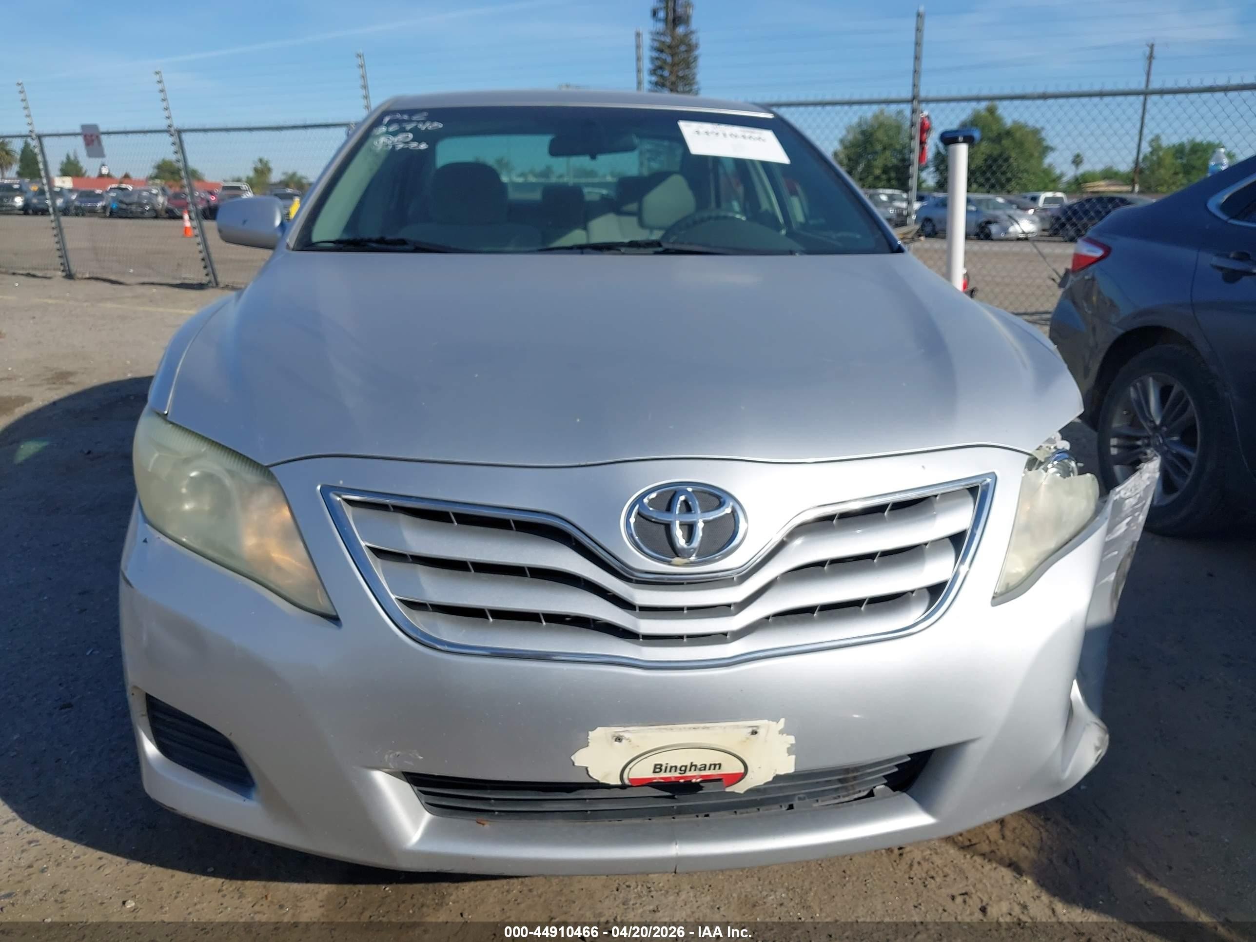 2011 Toyota Camry Le Silver vin: 4T4BF3EKXBR196416