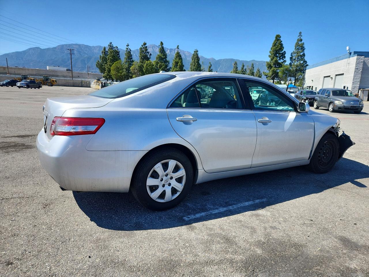 2011 Toyota Camry Le Silver vin: 4T4BF3EKXBR198182