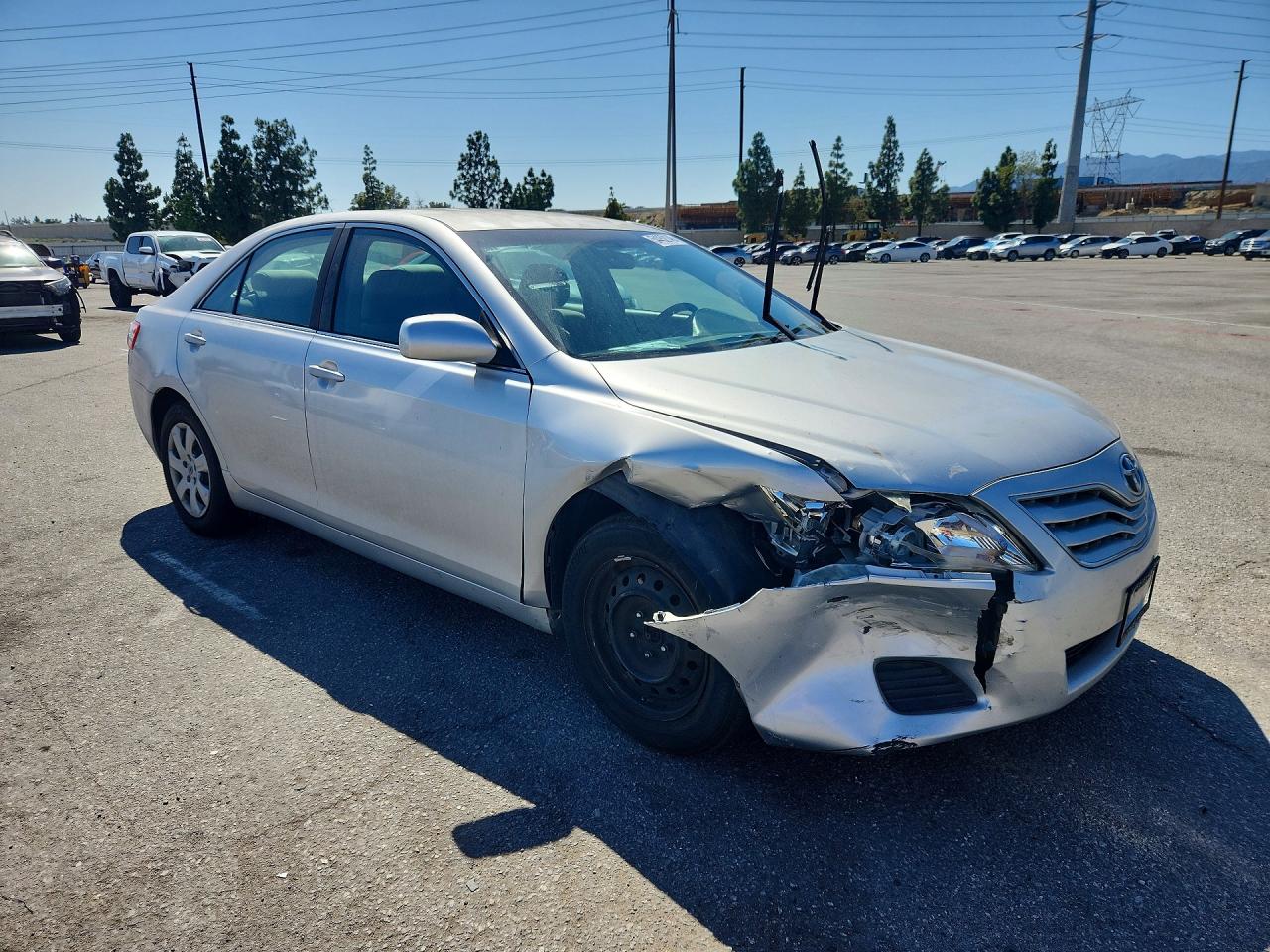 2011 Toyota Camry Le Silver vin: 4T4BF3EKXBR198182