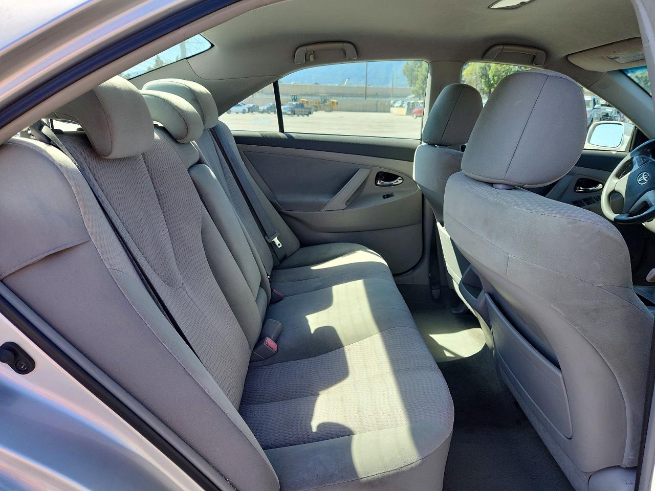 2011 Toyota Camry Le Silver vin: 4T4BF3EKXBR198182
