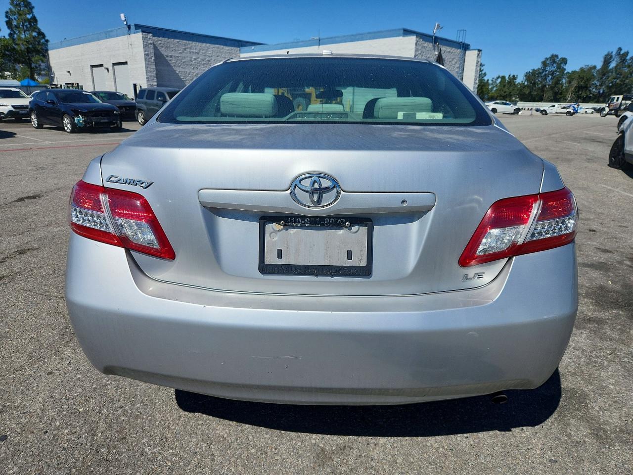 2011 Toyota Camry Le Silver vin: 4T4BF3EKXBR198182