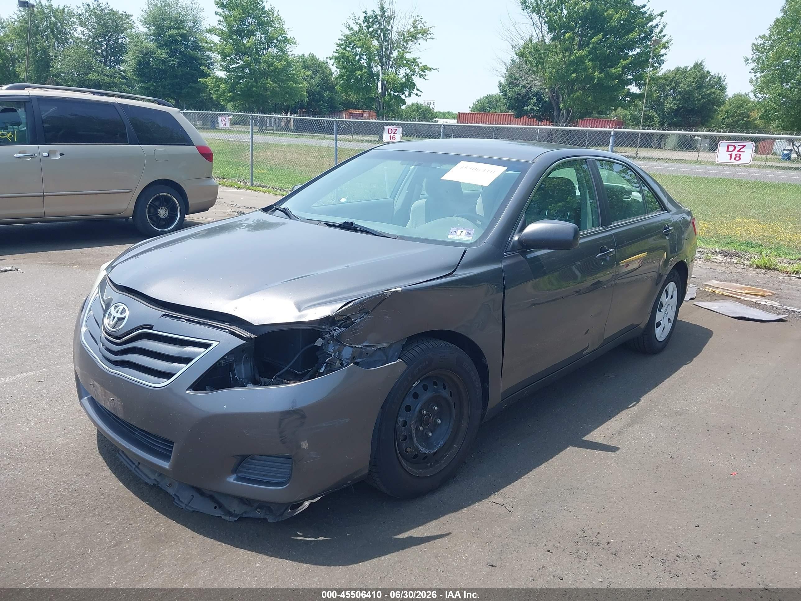 2011 Toyota Camry Le Gray vin: 4T4BF3EKXBR205454