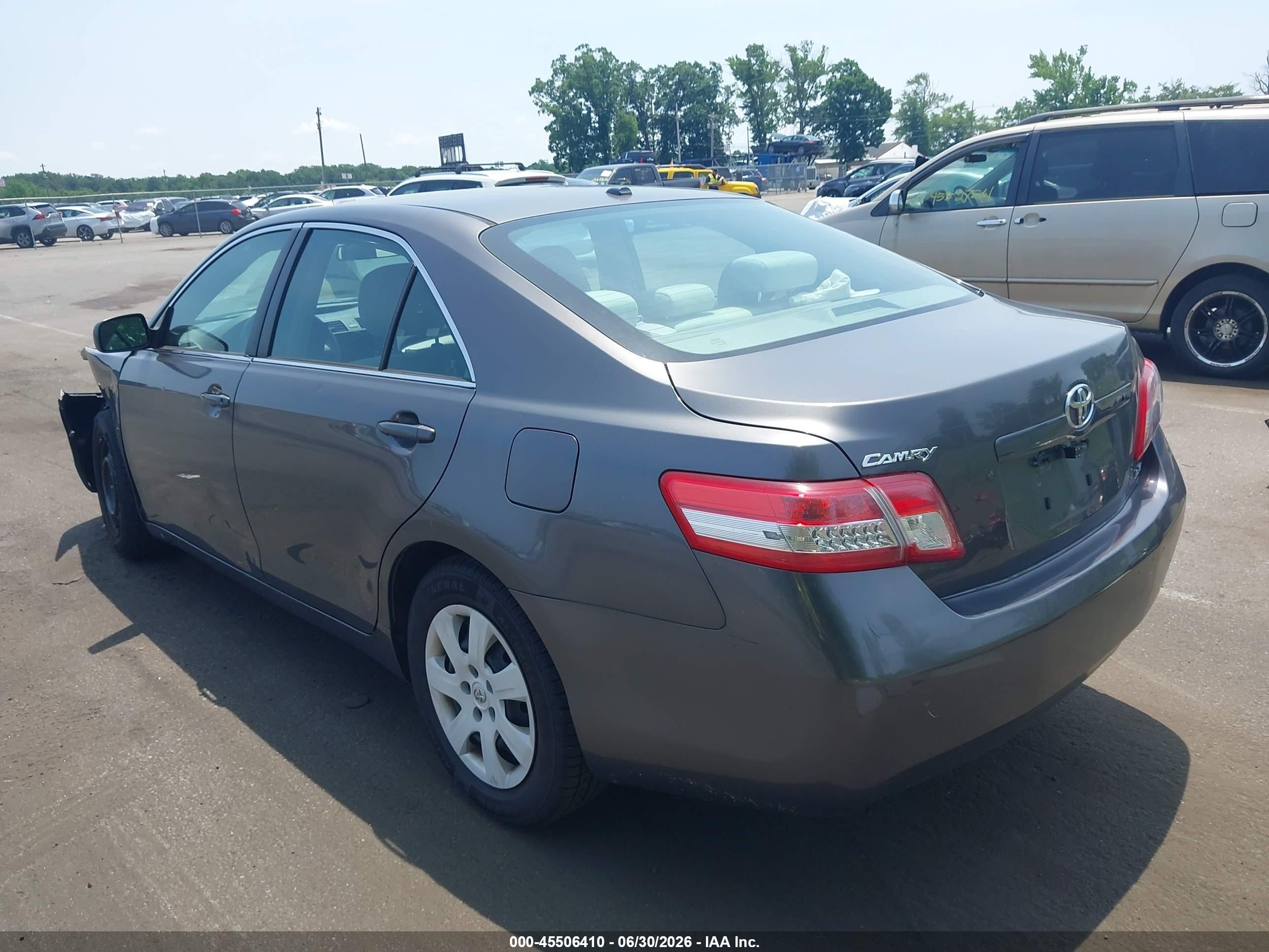 2011 Toyota Camry Le Gray vin: 4T4BF3EKXBR205454