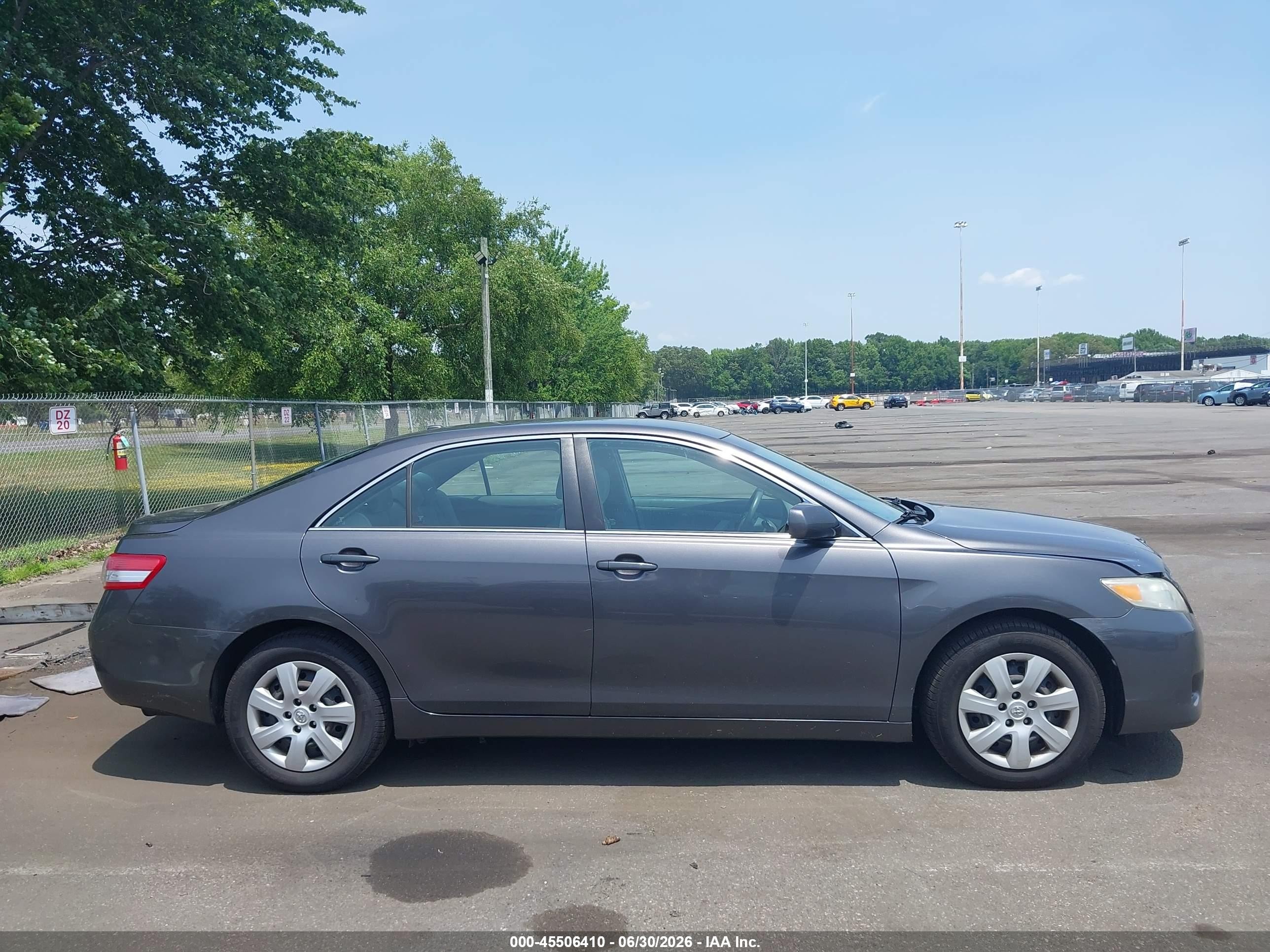 2011 Toyota Camry Le Gray vin: 4T4BF3EKXBR205454