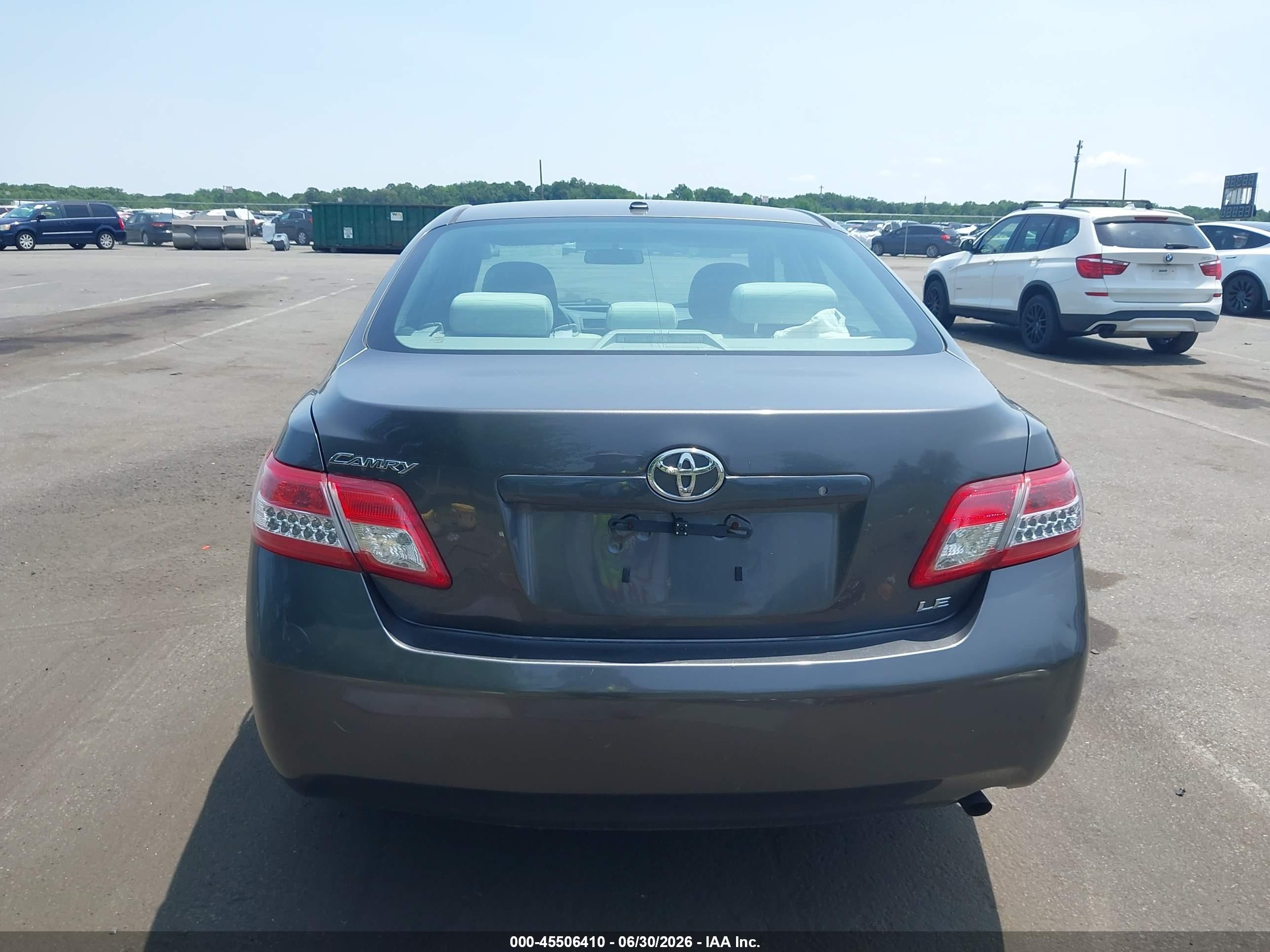 2011 Toyota Camry Le Gray vin: 4T4BF3EKXBR205454