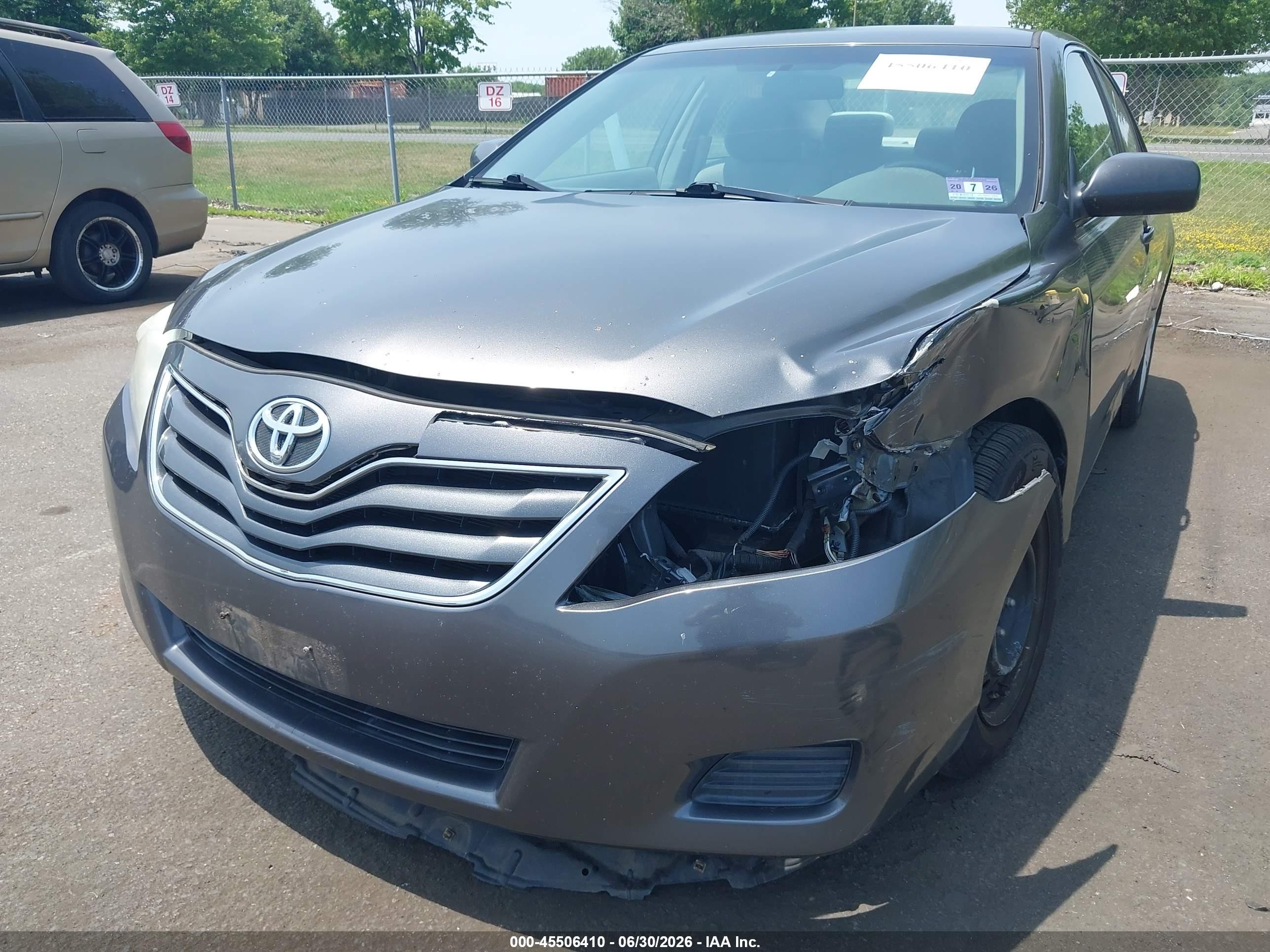 2011 Toyota Camry Le Gray vin: 4T4BF3EKXBR205454