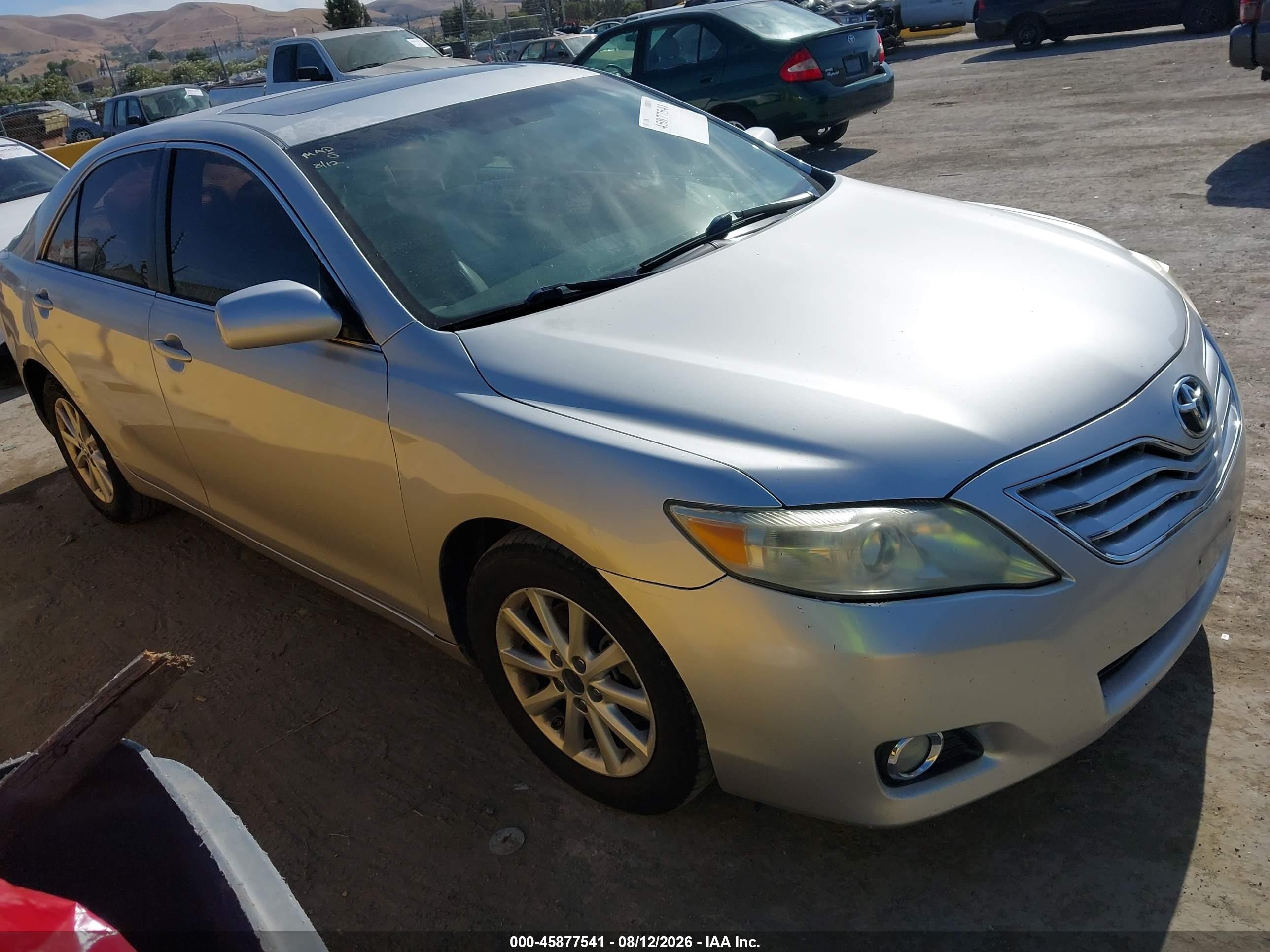 2011 Toyota Camry Xle Silver vin: 4T4BF3EKXBR212016