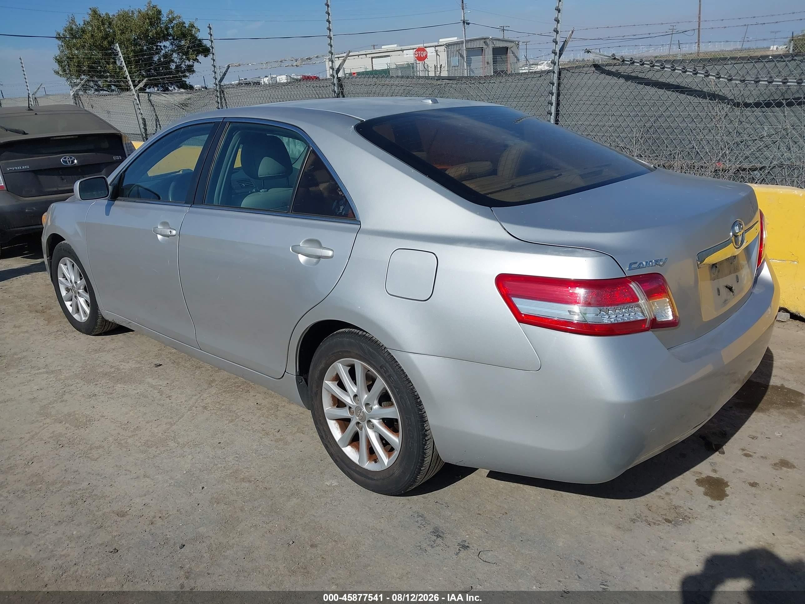 2011 Toyota Camry Xle Silver vin: 4T4BF3EKXBR212016