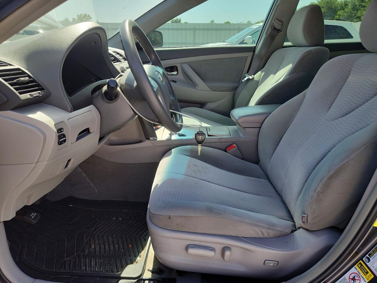 2011 Toyota Camry Le Charcoal vin: 4T4BF3EKXBR217880