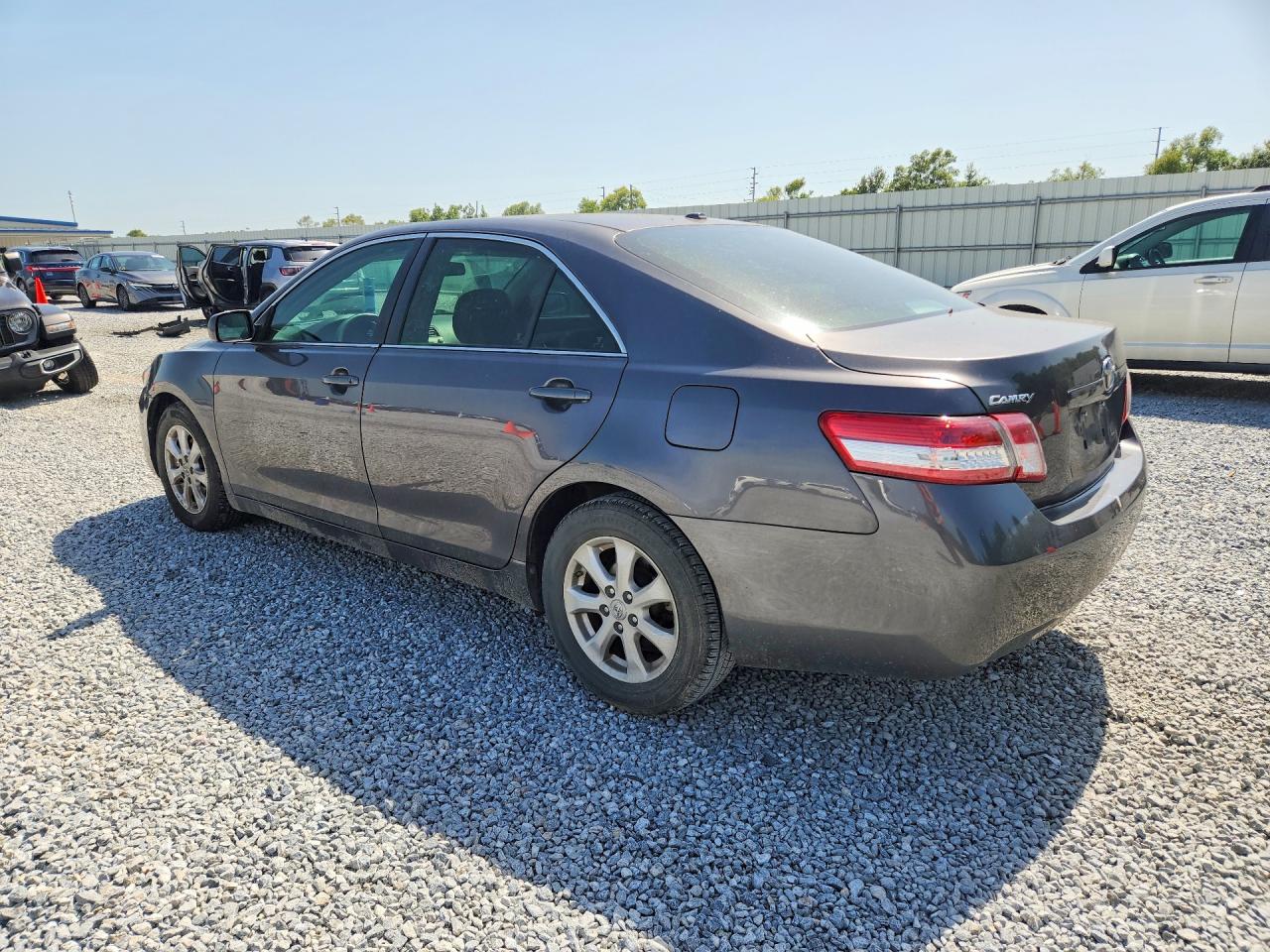 2011 Toyota Camry Le Charcoal vin: 4T4BF3EKXBR217880