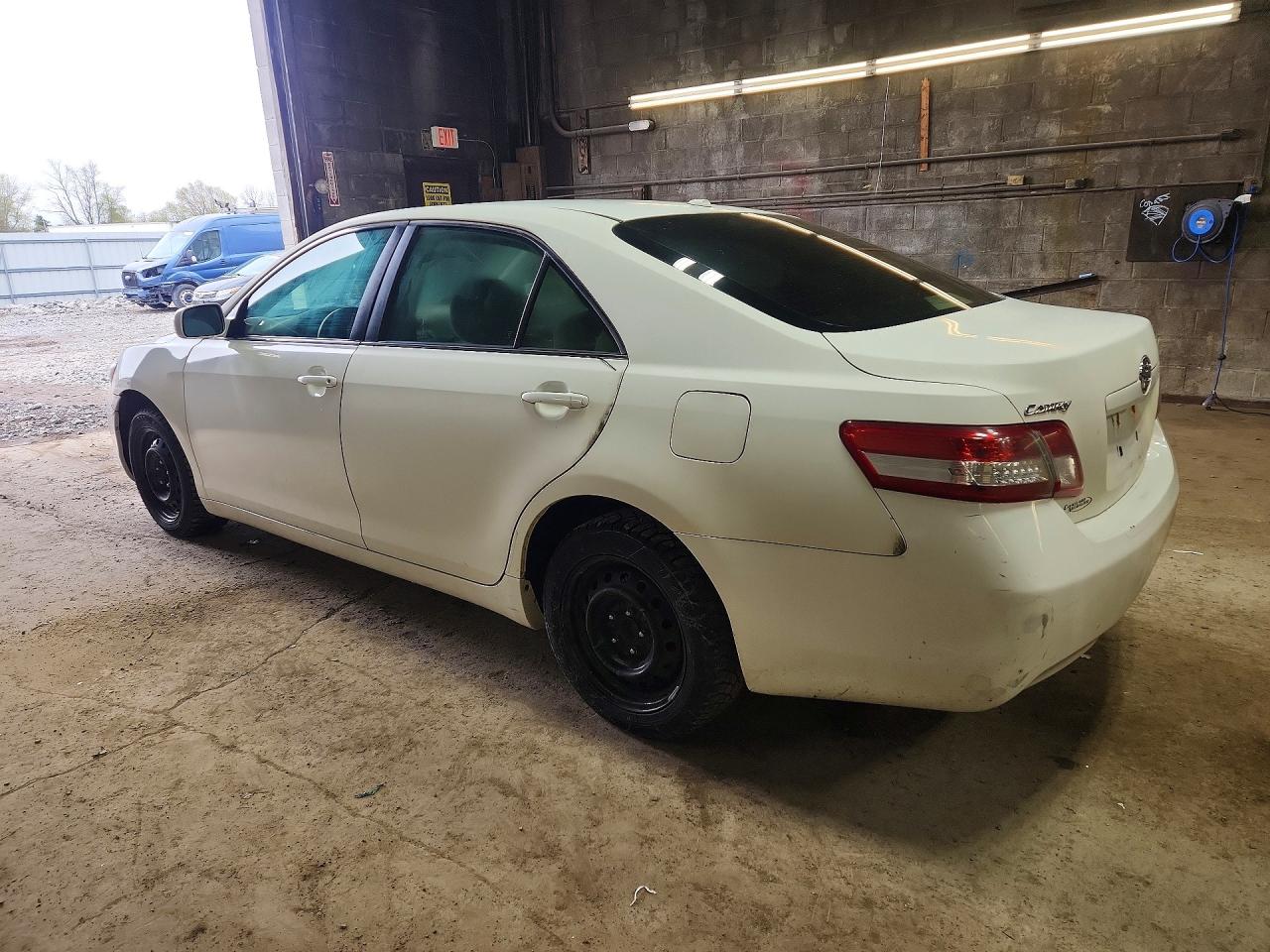 2011 Toyota Camry Le White vin: 4T4BF3EKXBR218978