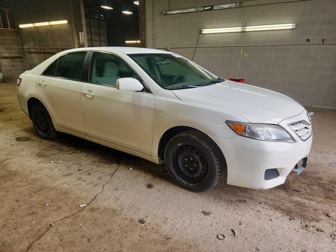 2011 Toyota Camry Le White vin: 4T4BF3EKXBR218978
