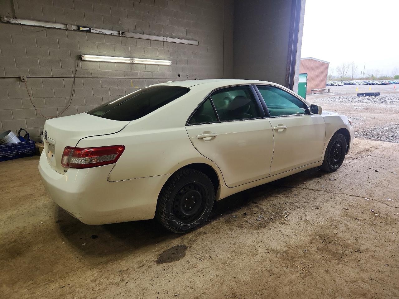 2011 Toyota Camry Le White vin: 4T4BF3EKXBR218978