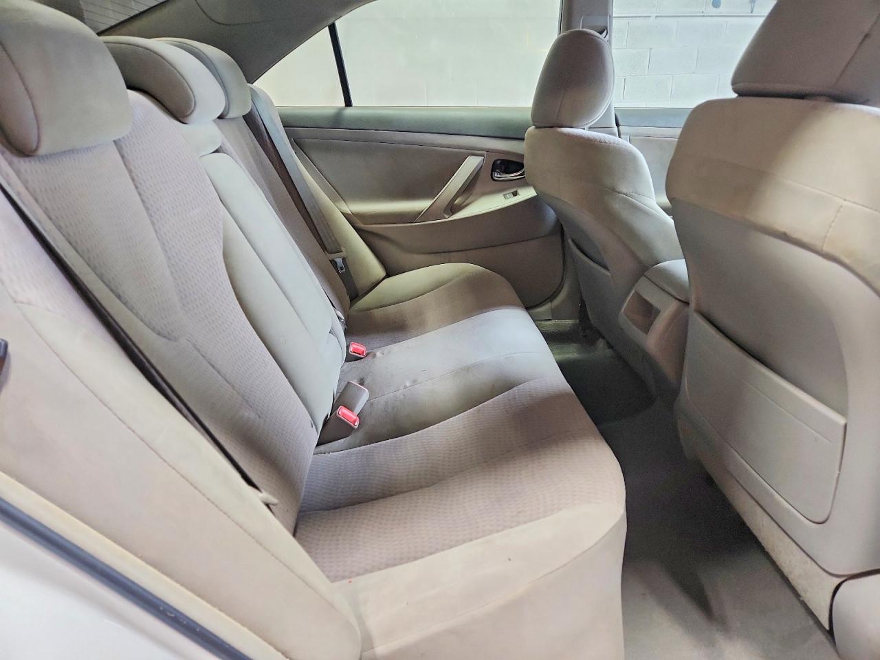 2011 Toyota Camry Le White vin: 4T4BF3EKXBR218978