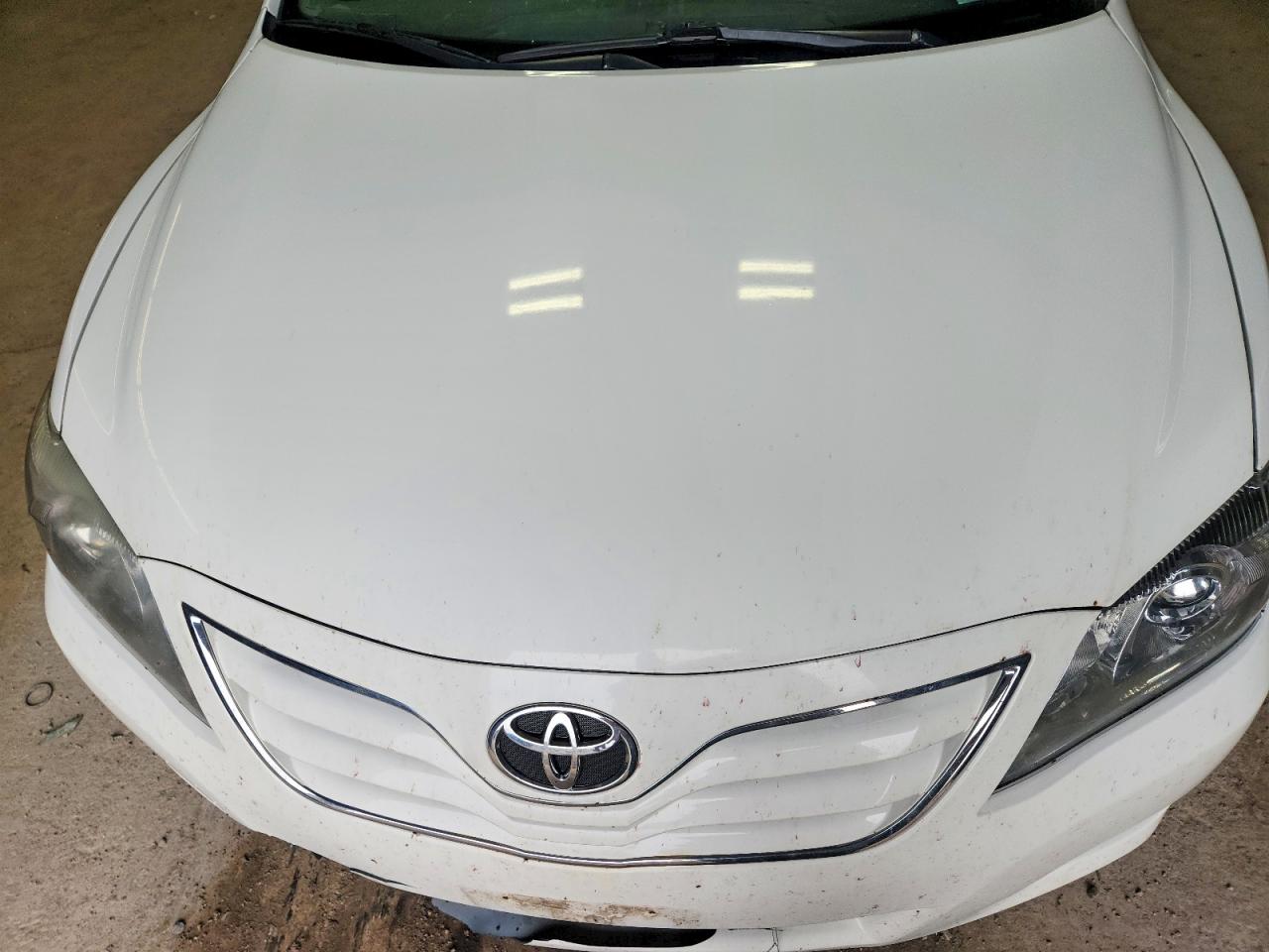 2011 Toyota Camry Le White vin: 4T4BF3EKXBR218978