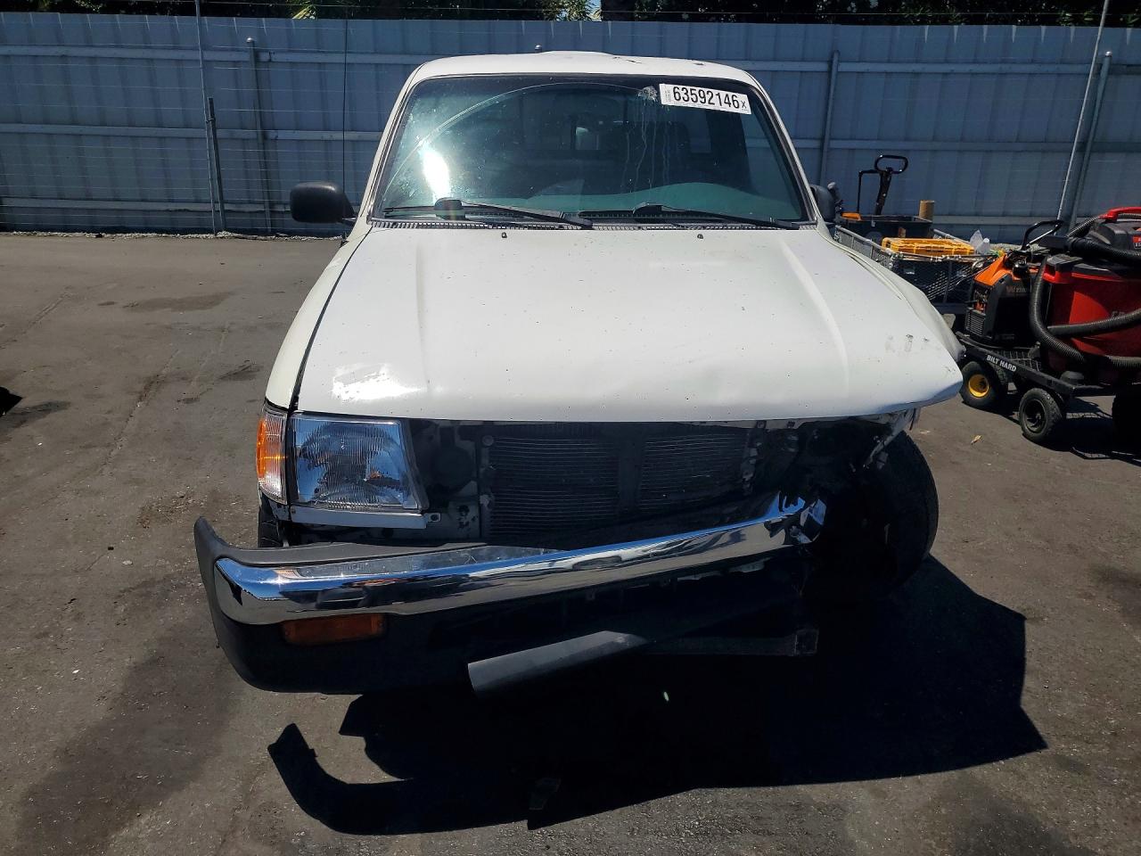 1998 Toyota Tacoma Base White vin: 4TANL42N1WZ044330